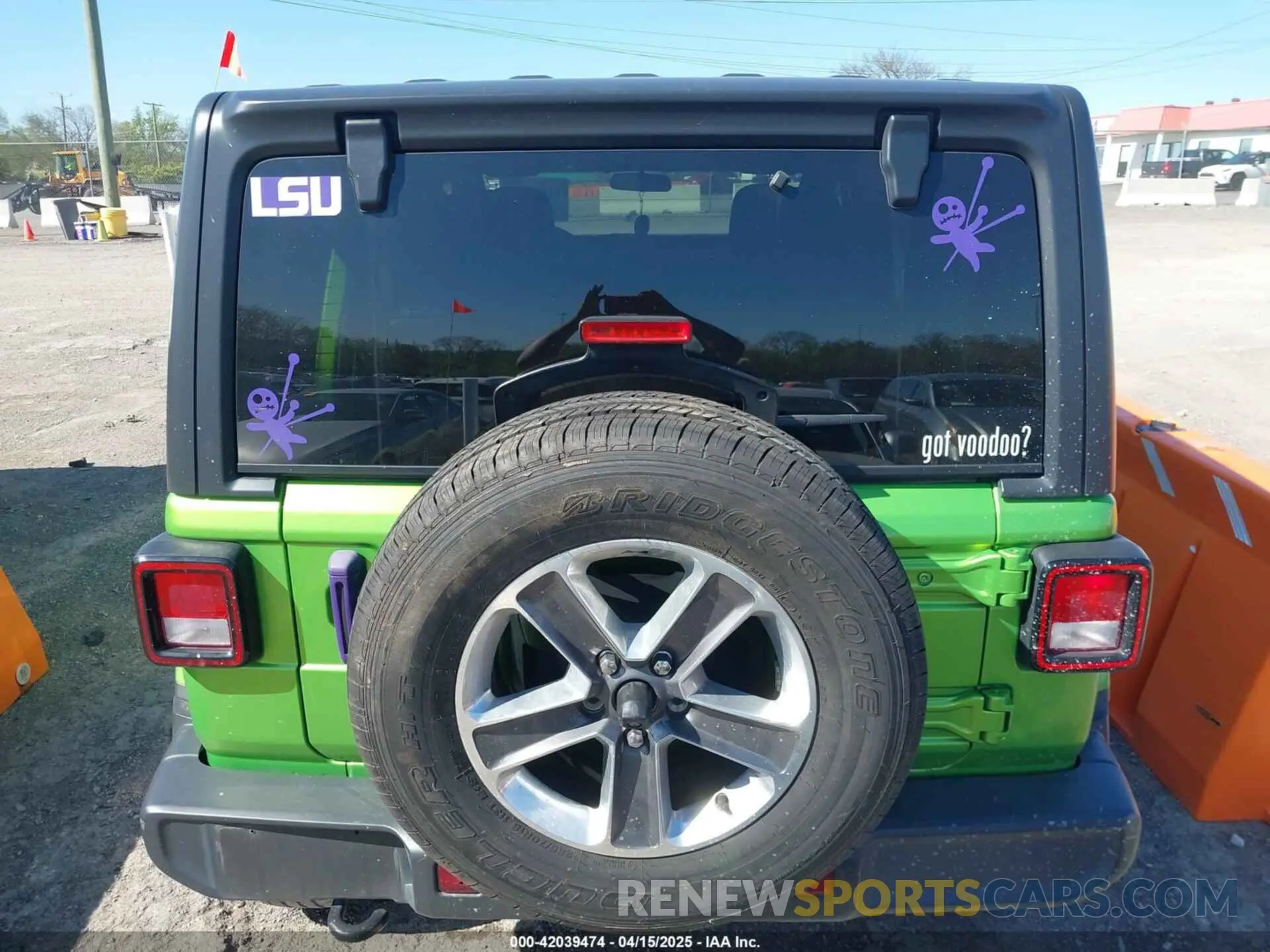 17 Photograph of a damaged car 1C4HJXEN1KW592876 JEEP WRANGLER UNLIMITED 2019
