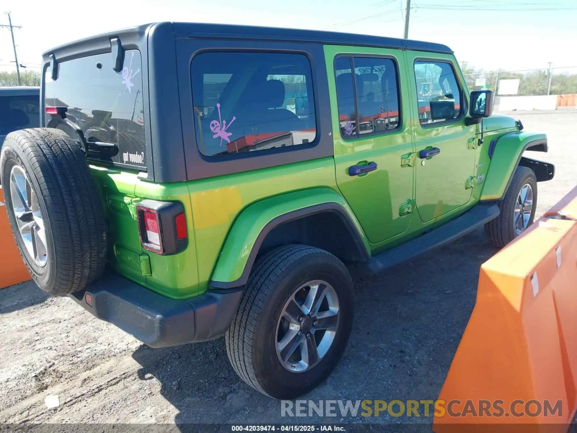4 Photograph of a damaged car 1C4HJXEN1KW592876 JEEP WRANGLER UNLIMITED 2019