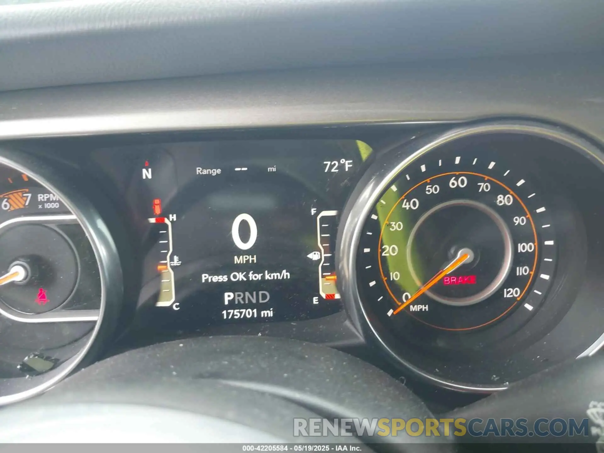 15 Photograph of a damaged car 1C4HJXEN2KW558851 JEEP WRANGLER UNLIMITED 2019