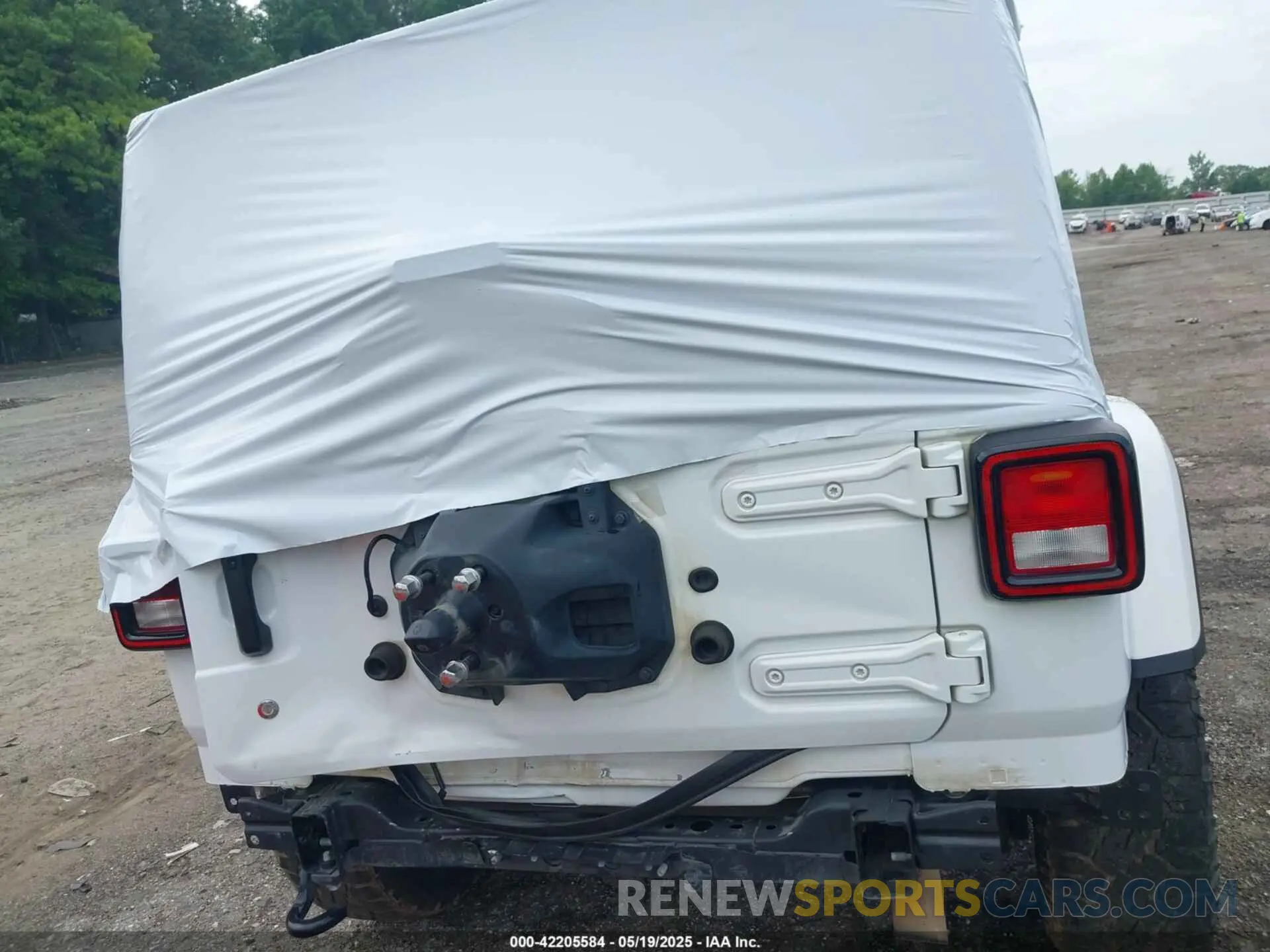 16 Photograph of a damaged car 1C4HJXEN2KW558851 JEEP WRANGLER UNLIMITED 2019