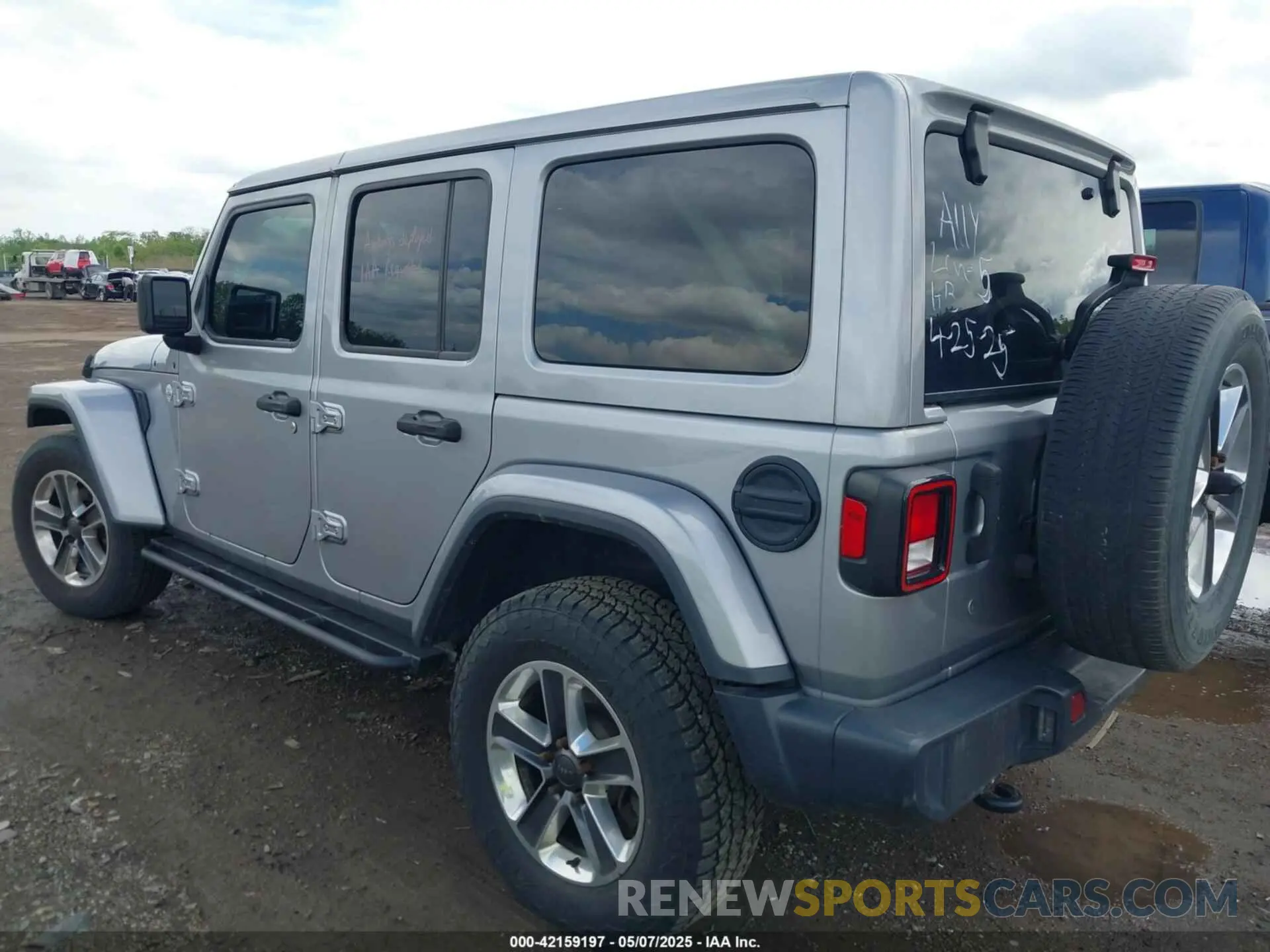 3 Photograph of a damaged car 1C4HJXEN5KW542403 JEEP WRANGLER UNLIMITED 2019