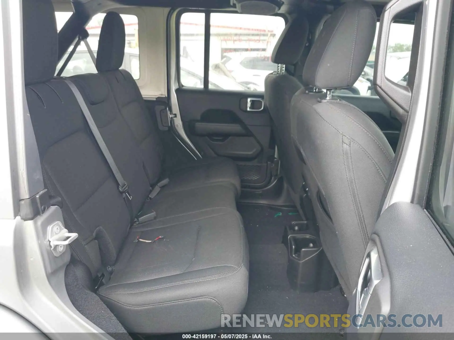 8 Photograph of a damaged car 1C4HJXEN5KW542403 JEEP WRANGLER UNLIMITED 2019