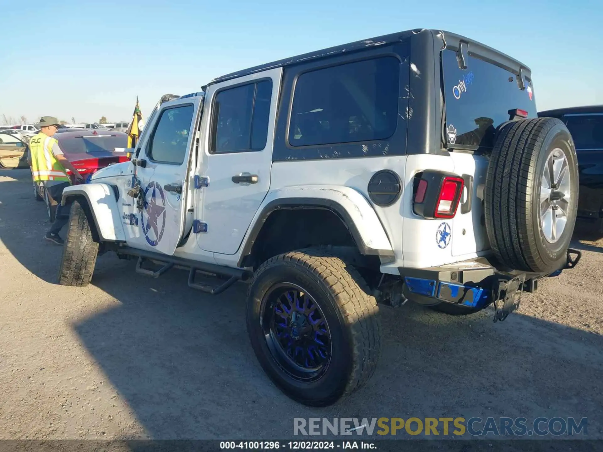 3 Photograph of a damaged car 1C4HJXEN5KW682337 JEEP WRANGLER UNLIMITED 2019