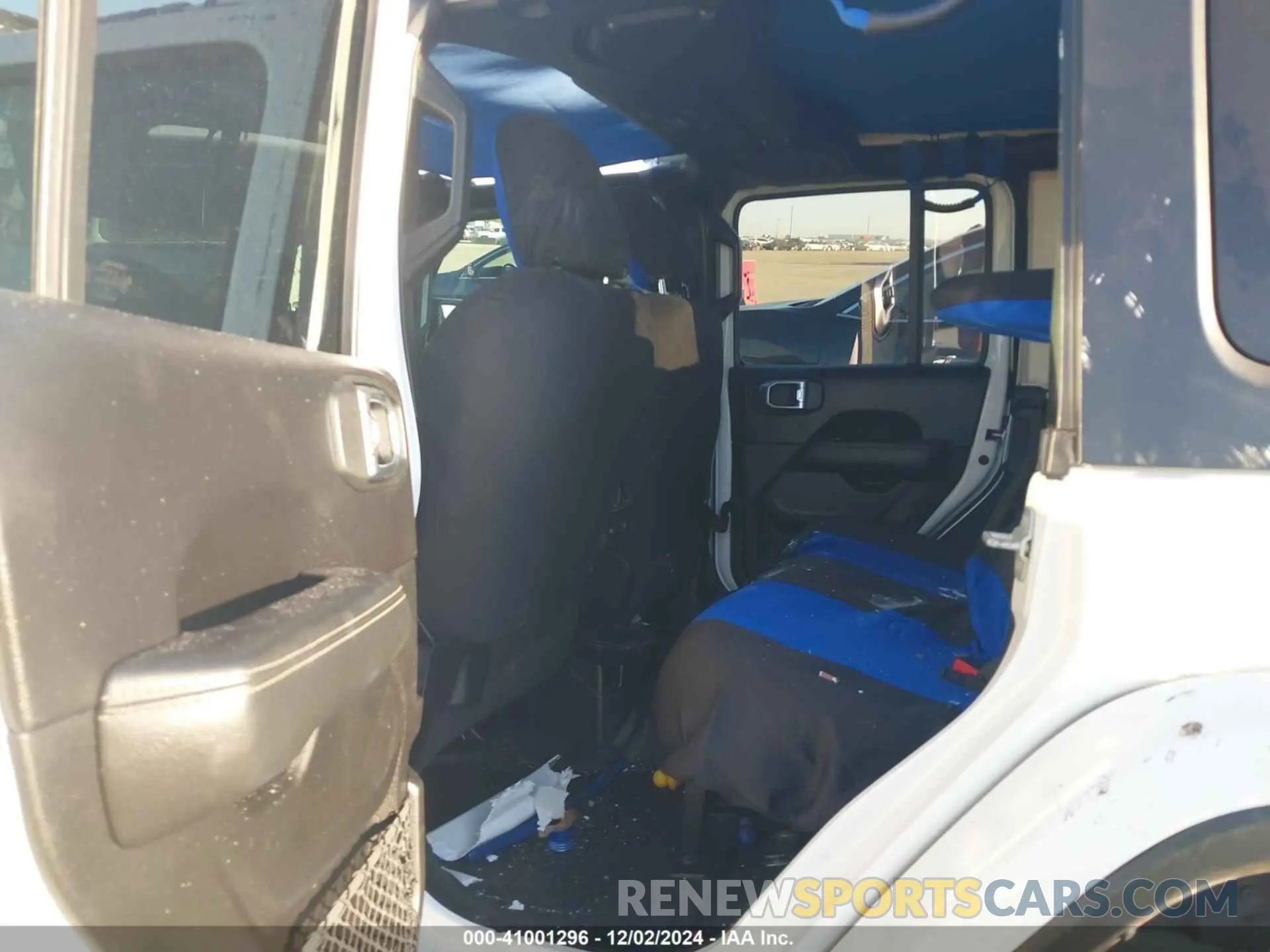 8 Photograph of a damaged car 1C4HJXEN5KW682337 JEEP WRANGLER UNLIMITED 2019