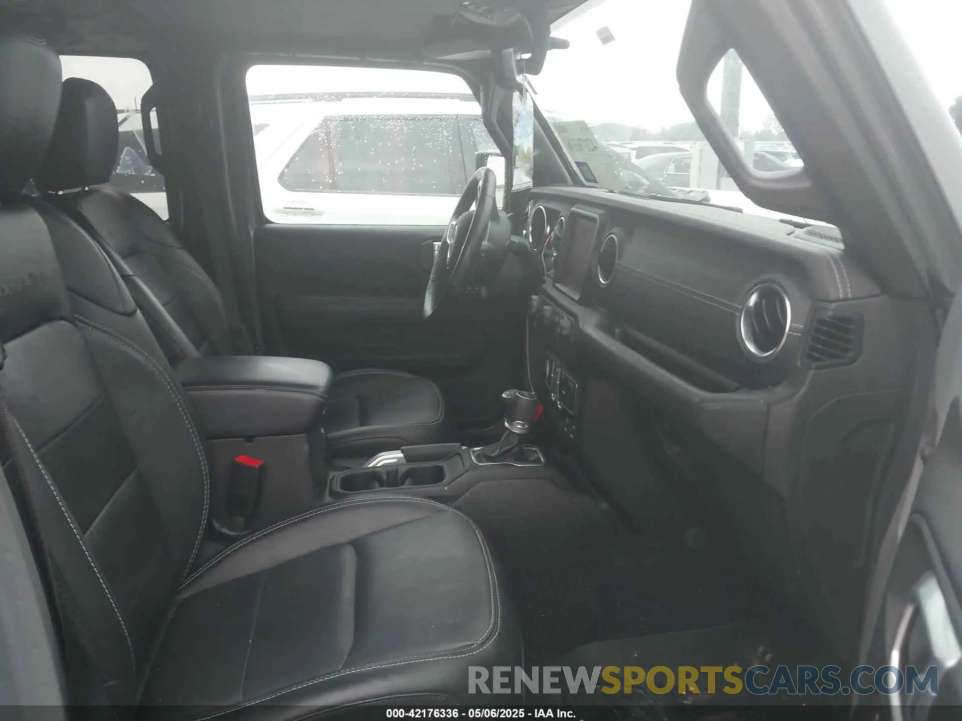 5 Photograph of a damaged car 1C4HJXEN6KW500998 JEEP WRANGLER UNLIMITED 2019