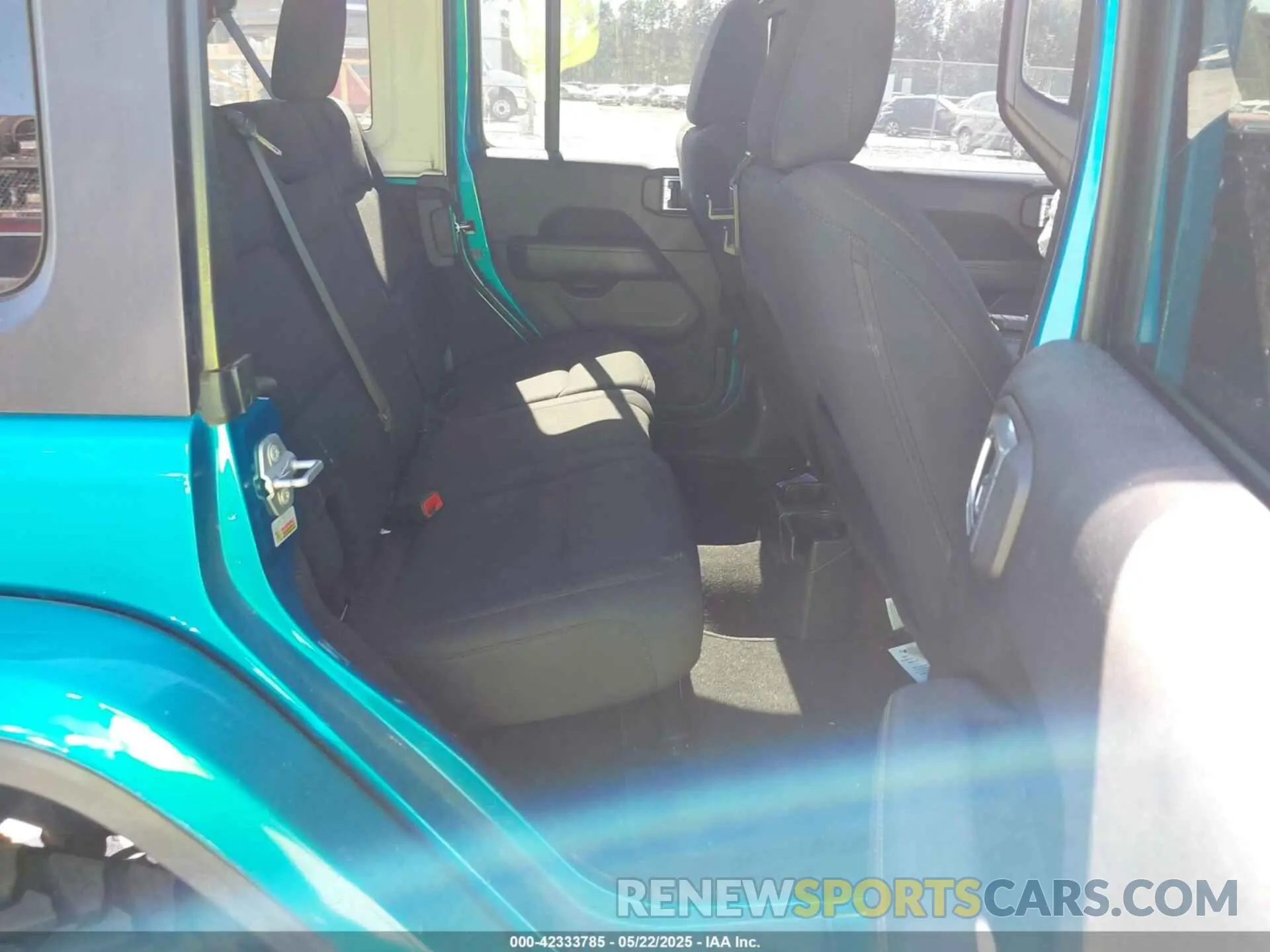 8 Photograph of a damaged car 1C4HJXEN7KW619921 JEEP WRANGLER UNLIMITED 2019