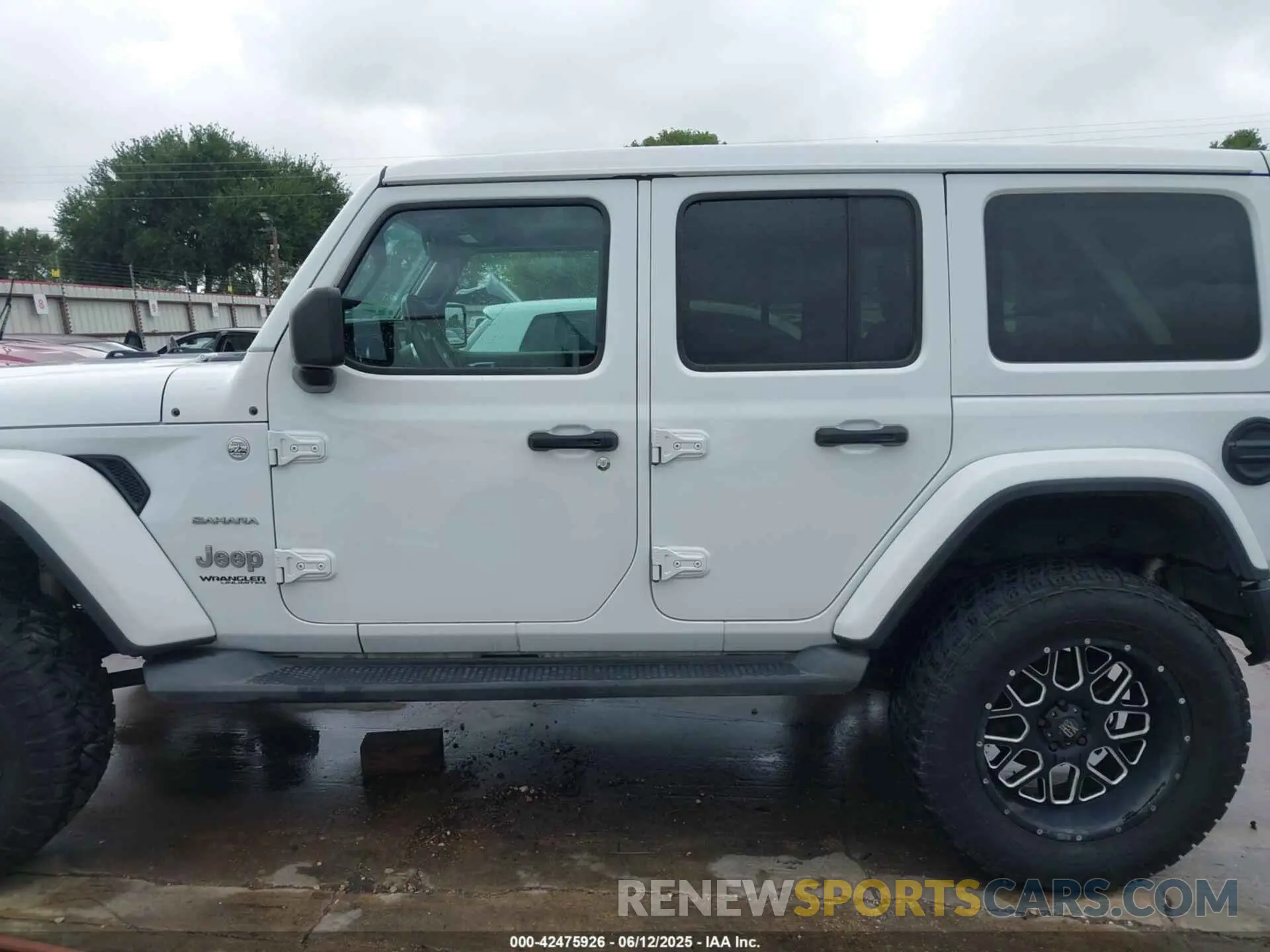 13 Photograph of a damaged car 1C4HJXENXKW547676 JEEP WRANGLER UNLIMITED 2019