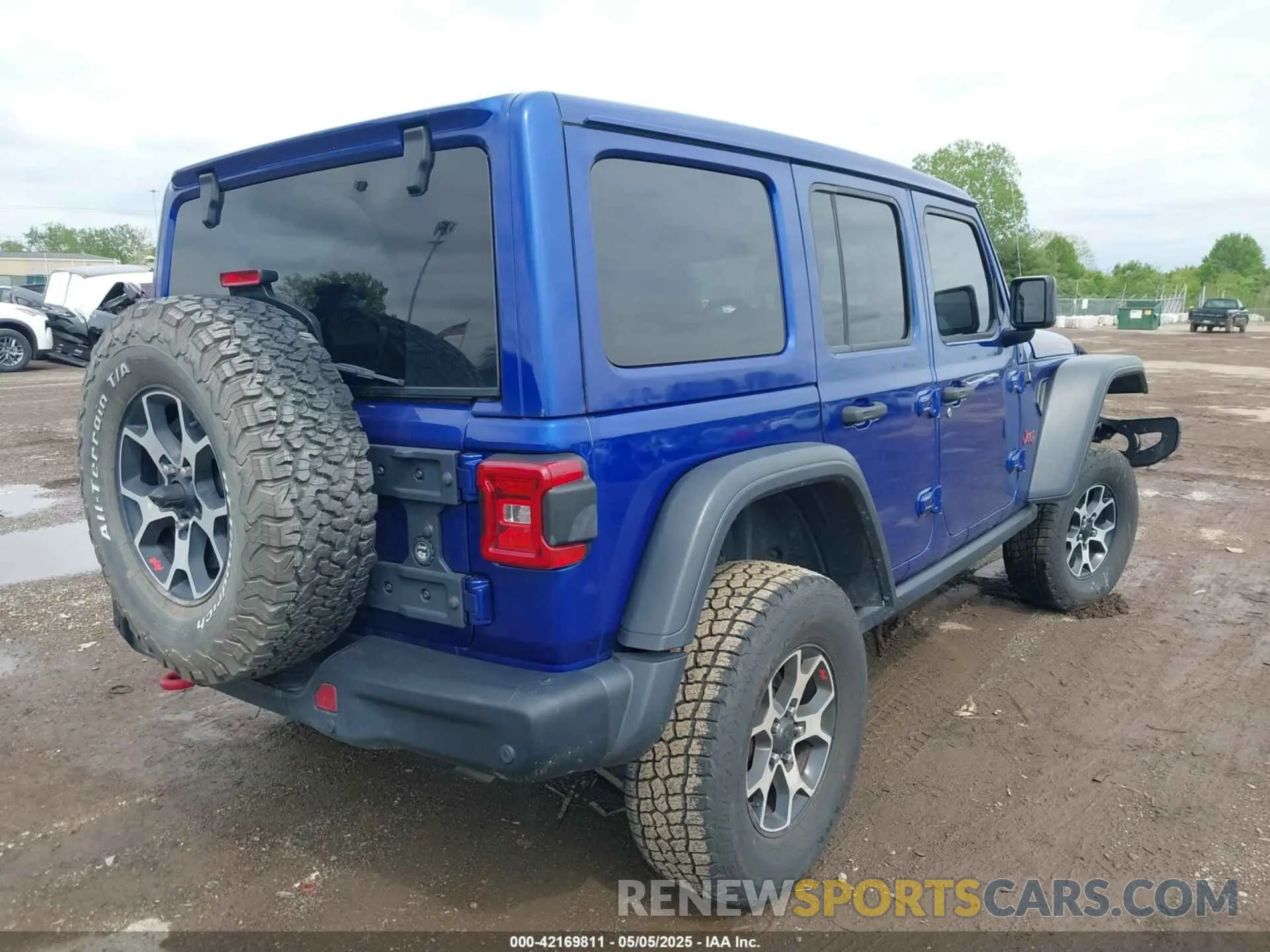 4 Photograph of a damaged car 1C4HJXFG6KW659696 JEEP WRANGLER UNLIMITED 2019