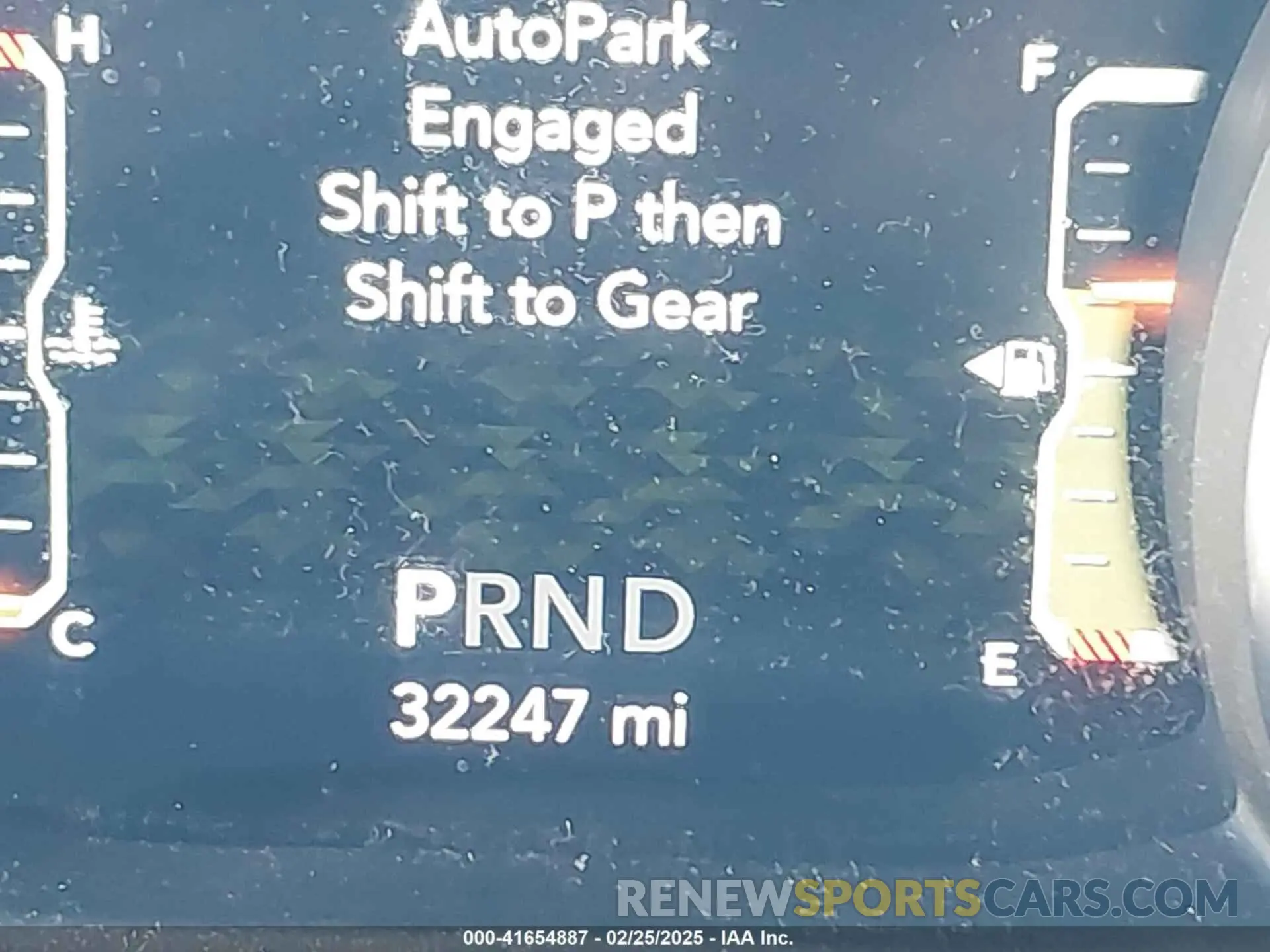15 Photograph of a damaged car 1C4HJXFN1KW679028 JEEP WRANGLER UNLIMITED 2019
