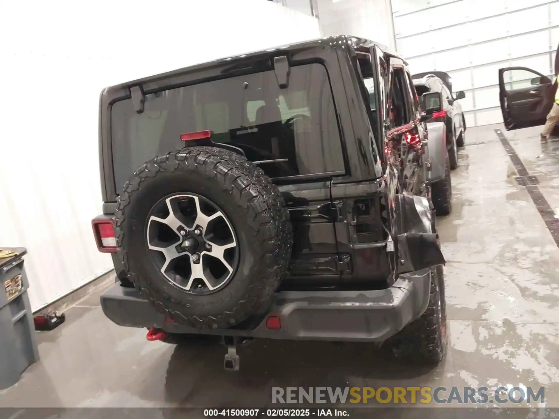 17 Photograph of a damaged car 1C4HJXFN7KW561193 JEEP WRANGLER UNLIMITED 2019