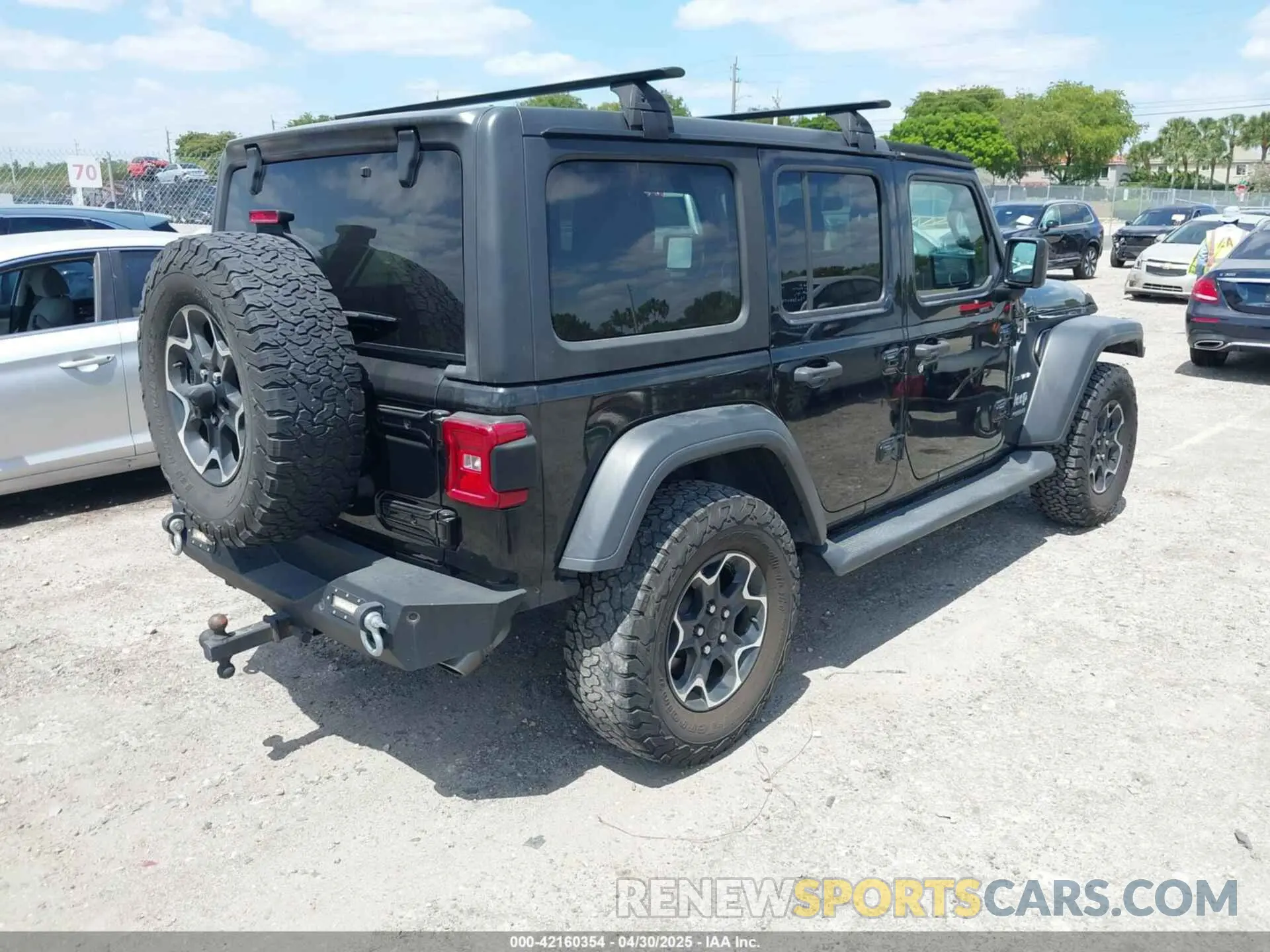 4 Photograph of a damaged car 1C4HJXDG1LW201374 JEEP WRANGLER UNLIMITED 2020