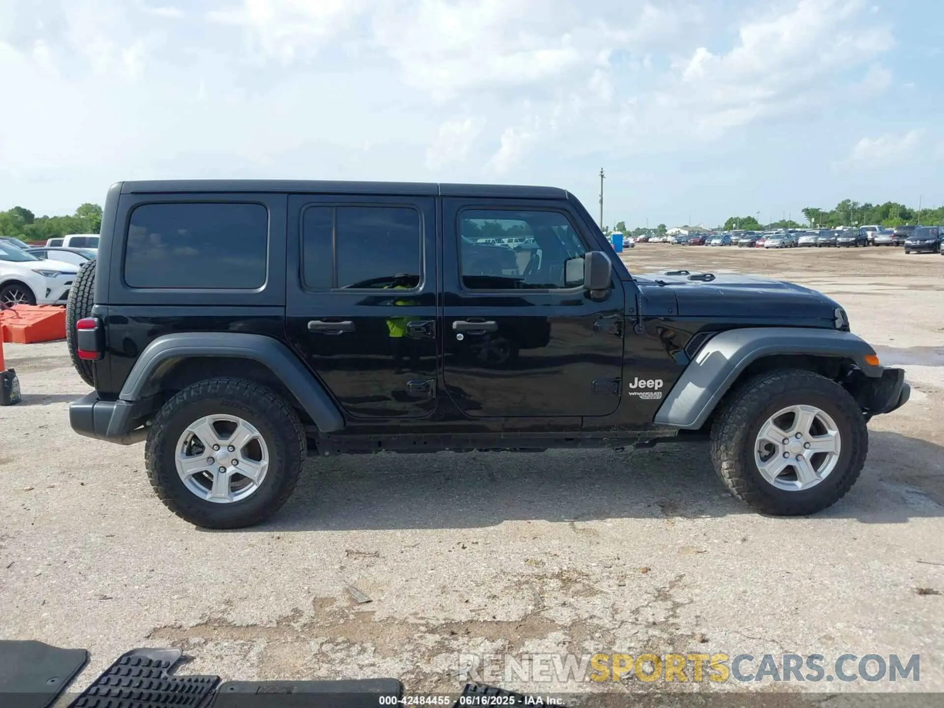 13 Photograph of a damaged car 1C4HJXDG1LW221916 JEEP WRANGLER UNLIMITED 2020
