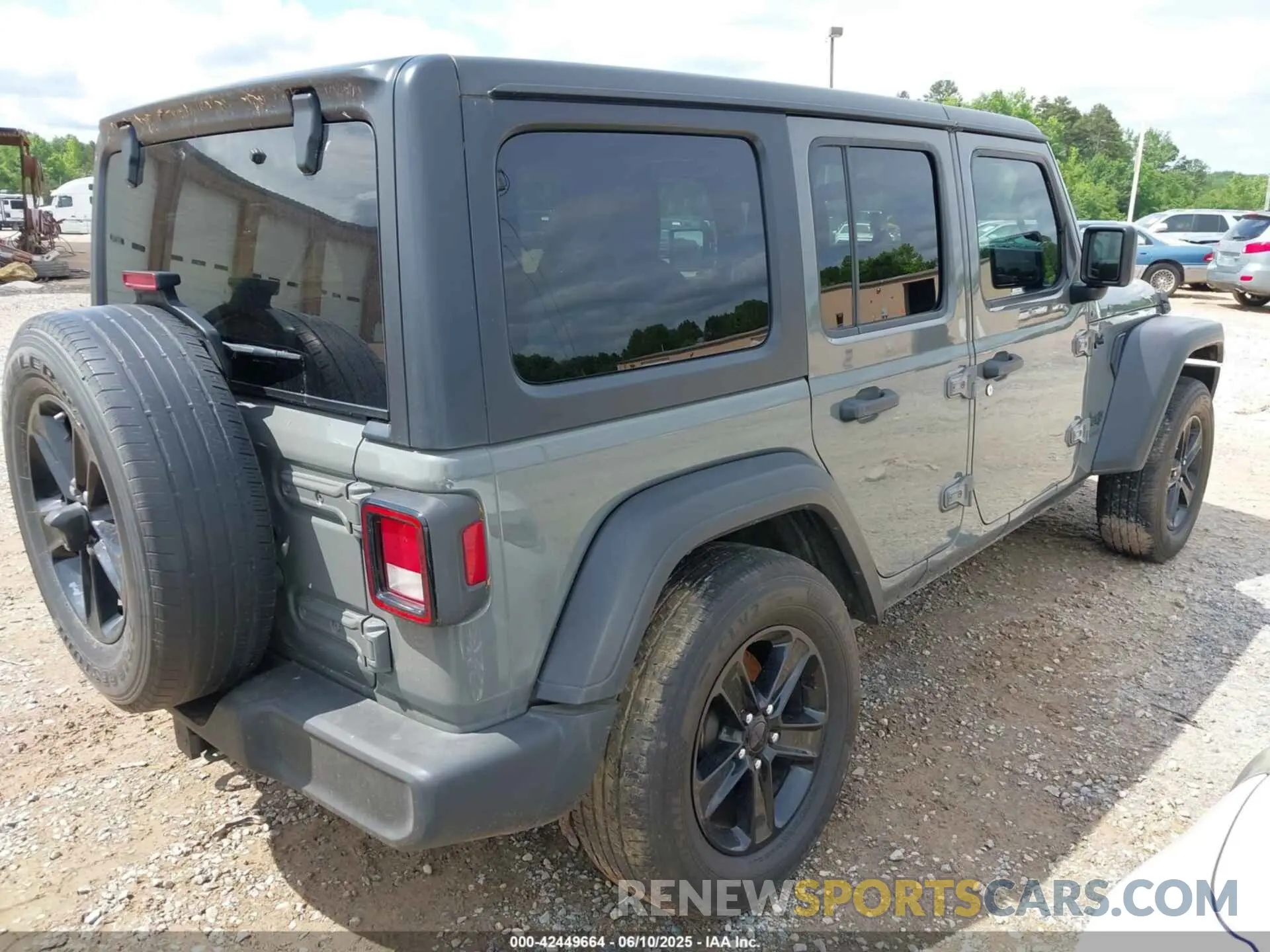4 Photograph of a damaged car 1C4HJXDG2LW186027 JEEP WRANGLER UNLIMITED 2020