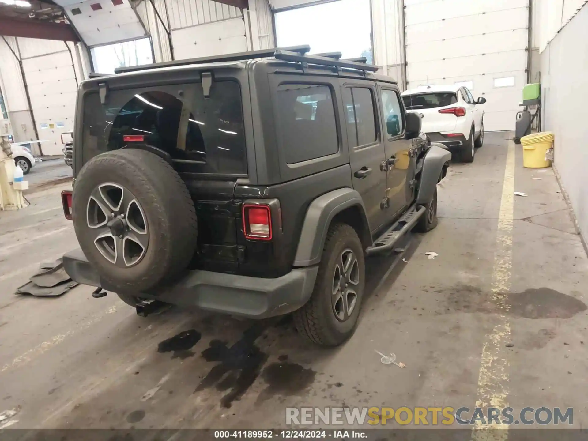 4 Photograph of a damaged car 1C4HJXDG2LW193043 JEEP WRANGLER UNLIMITED 2020