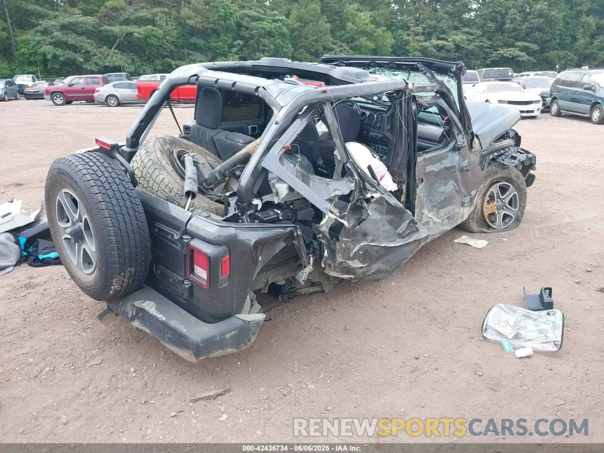 4 Photograph of a damaged car 1C4HJXDG2LW221682 JEEP WRANGLER UNLIMITED 2020