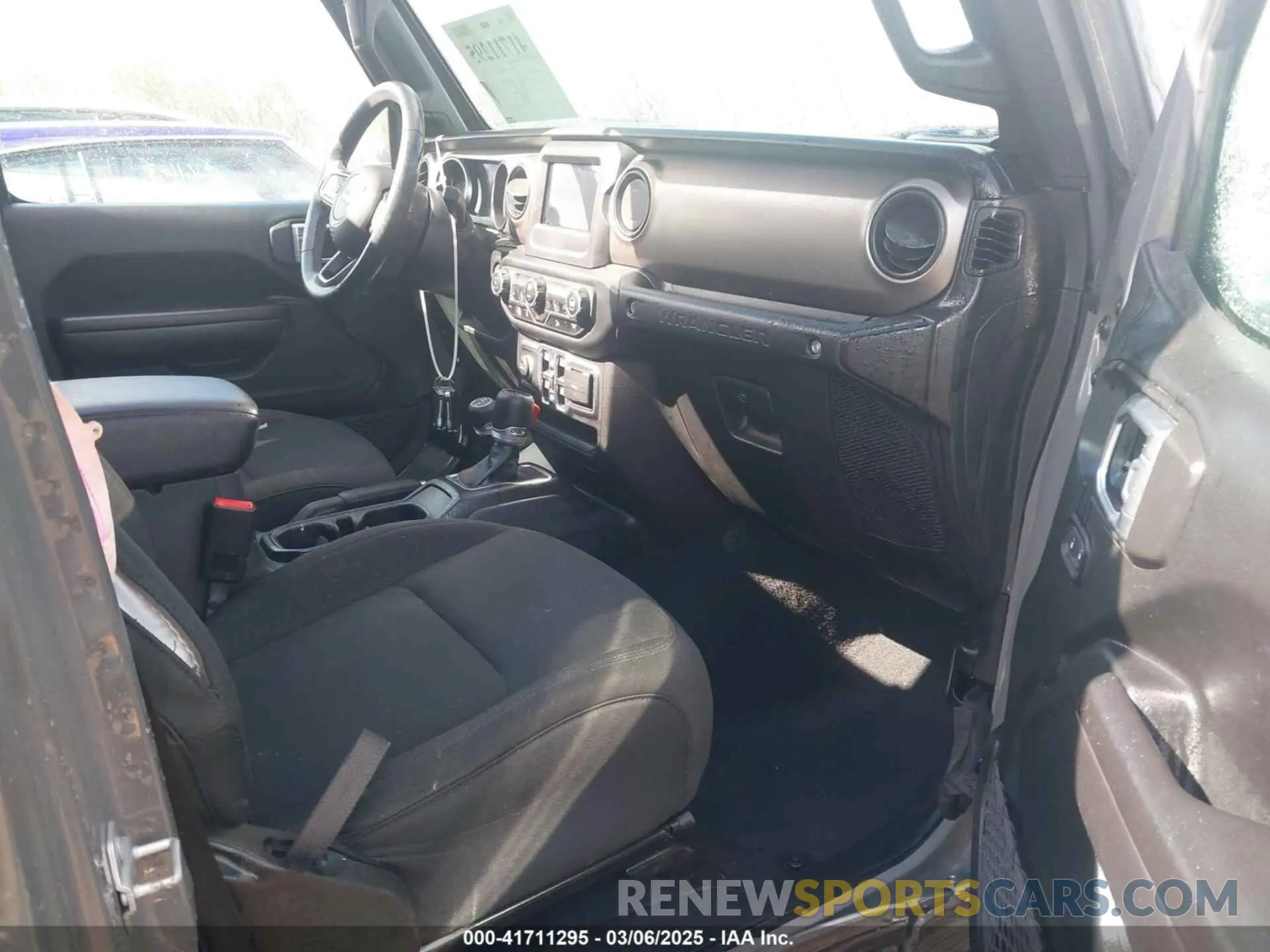 5 Photograph of a damaged car 1C4HJXDG2LW335228 JEEP WRANGLER UNLIMITED 2020