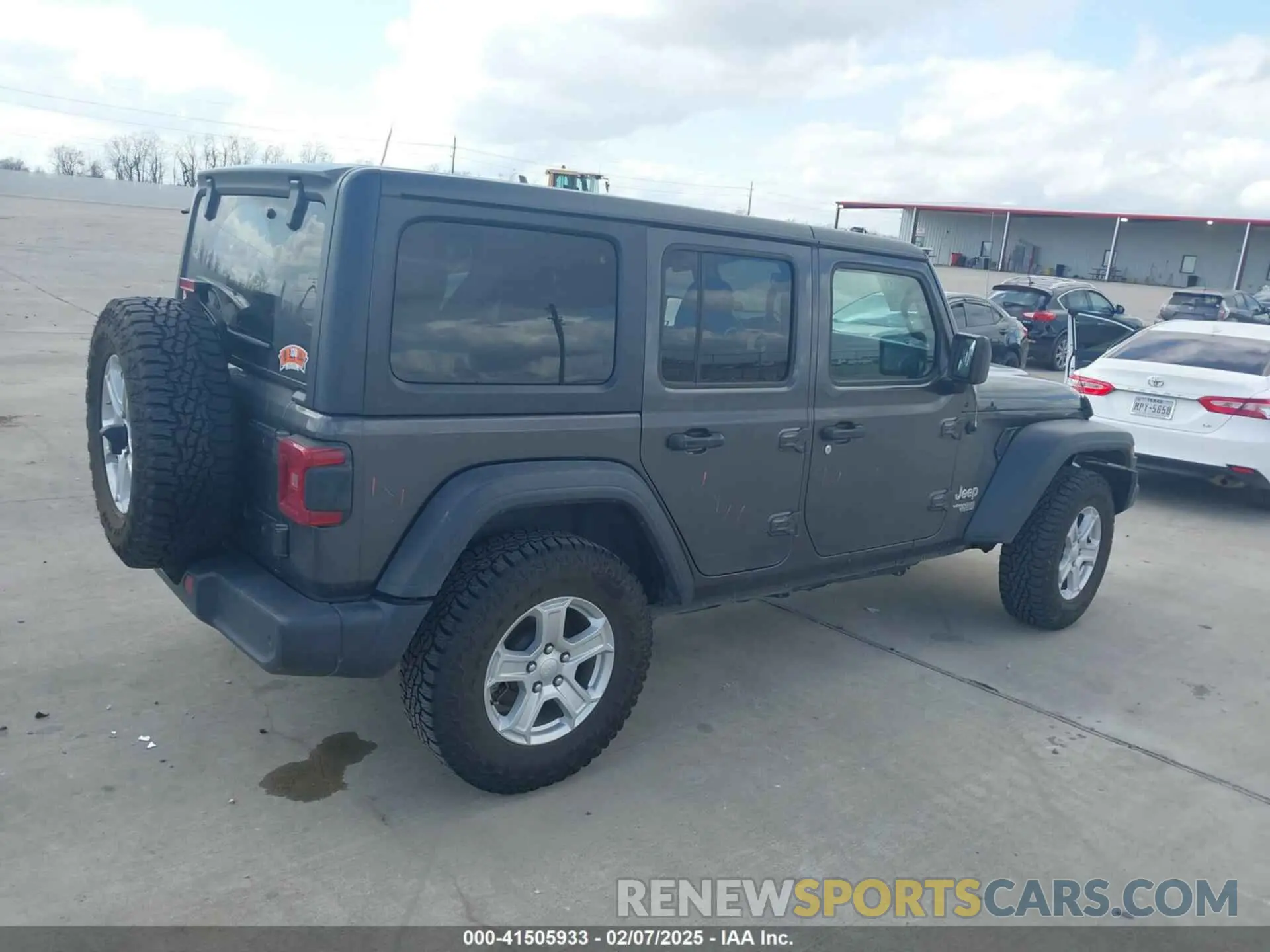 4 Photograph of a damaged car 1C4HJXDG3LW221691 JEEP WRANGLER UNLIMITED 2020
