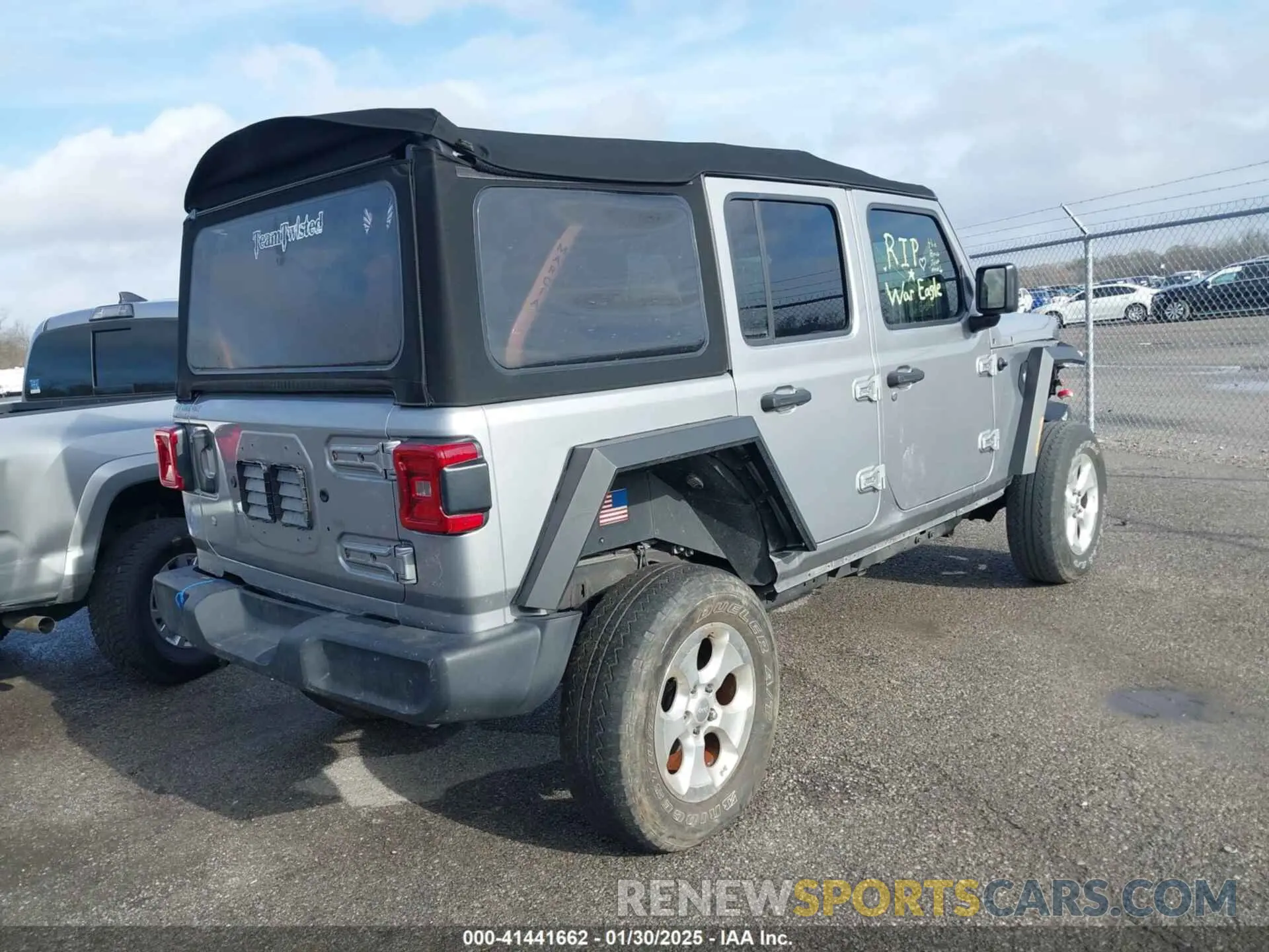 4 Photograph of a damaged car 1C4HJXDG4LW221778 JEEP WRANGLER UNLIMITED 2020
