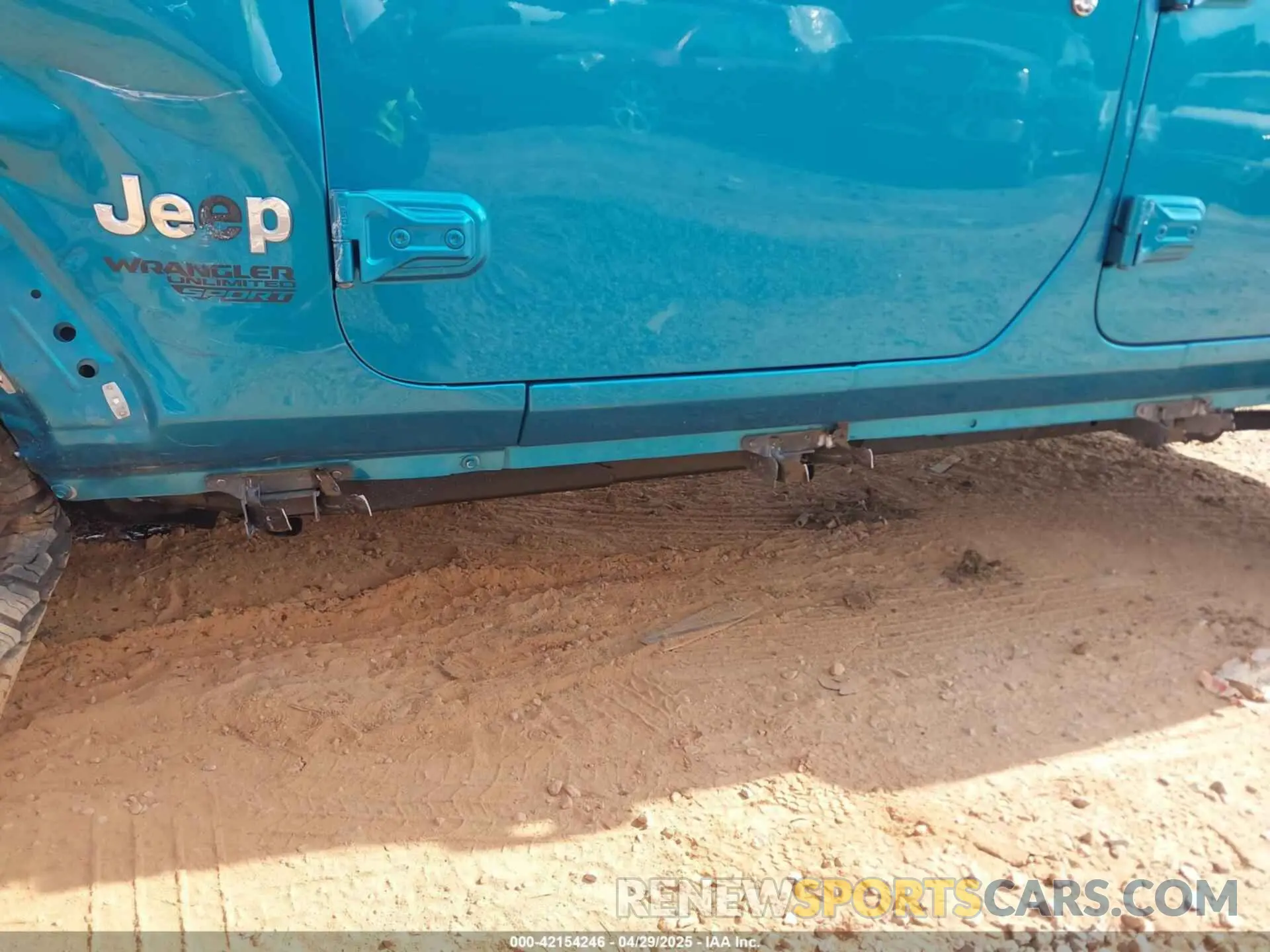 18 Photograph of a damaged car 1C4HJXDG4LW331133 JEEP WRANGLER UNLIMITED 2020
