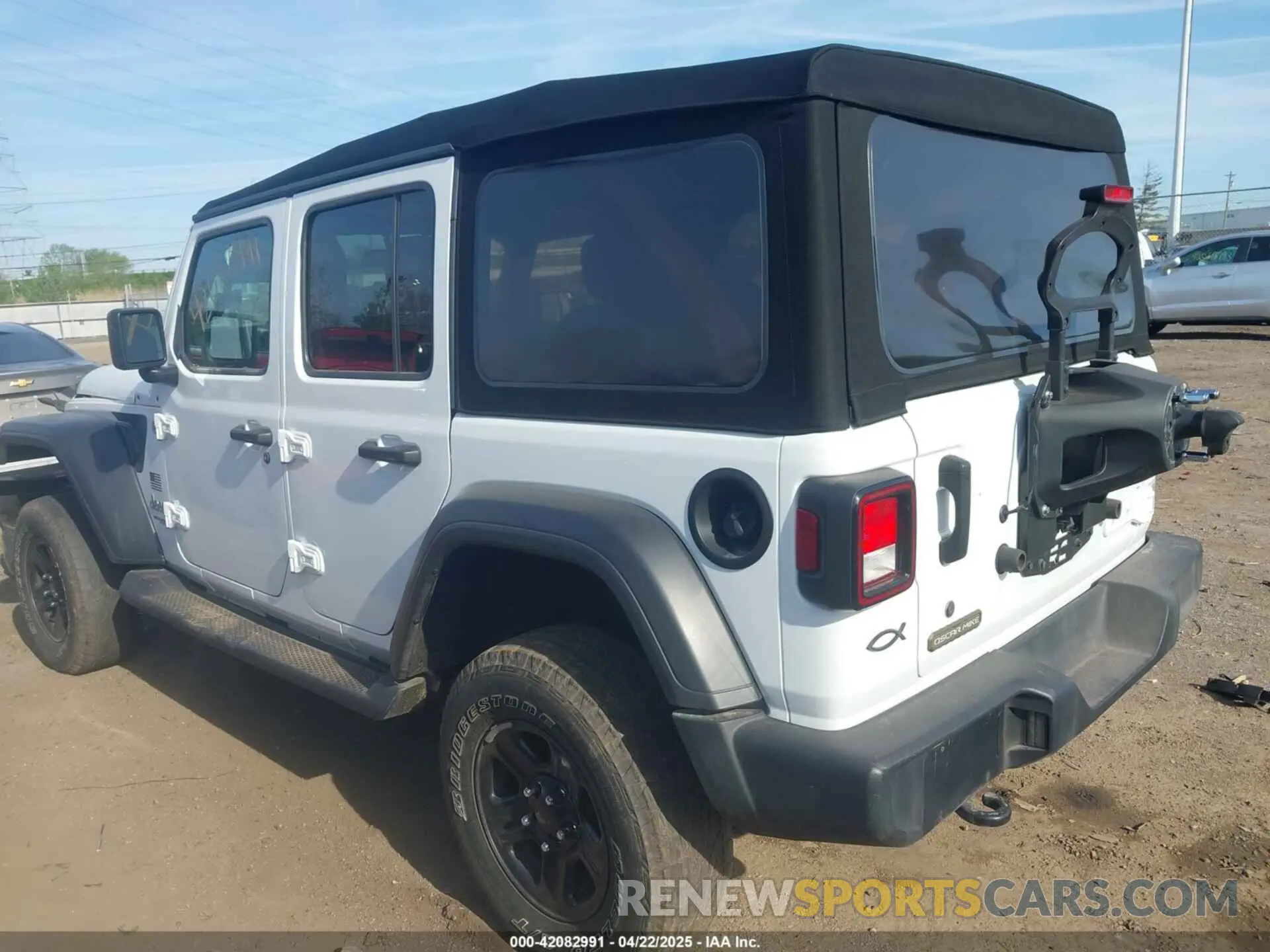 3 Photograph of a damaged car 1C4HJXDG8LW238311 JEEP WRANGLER UNLIMITED 2020