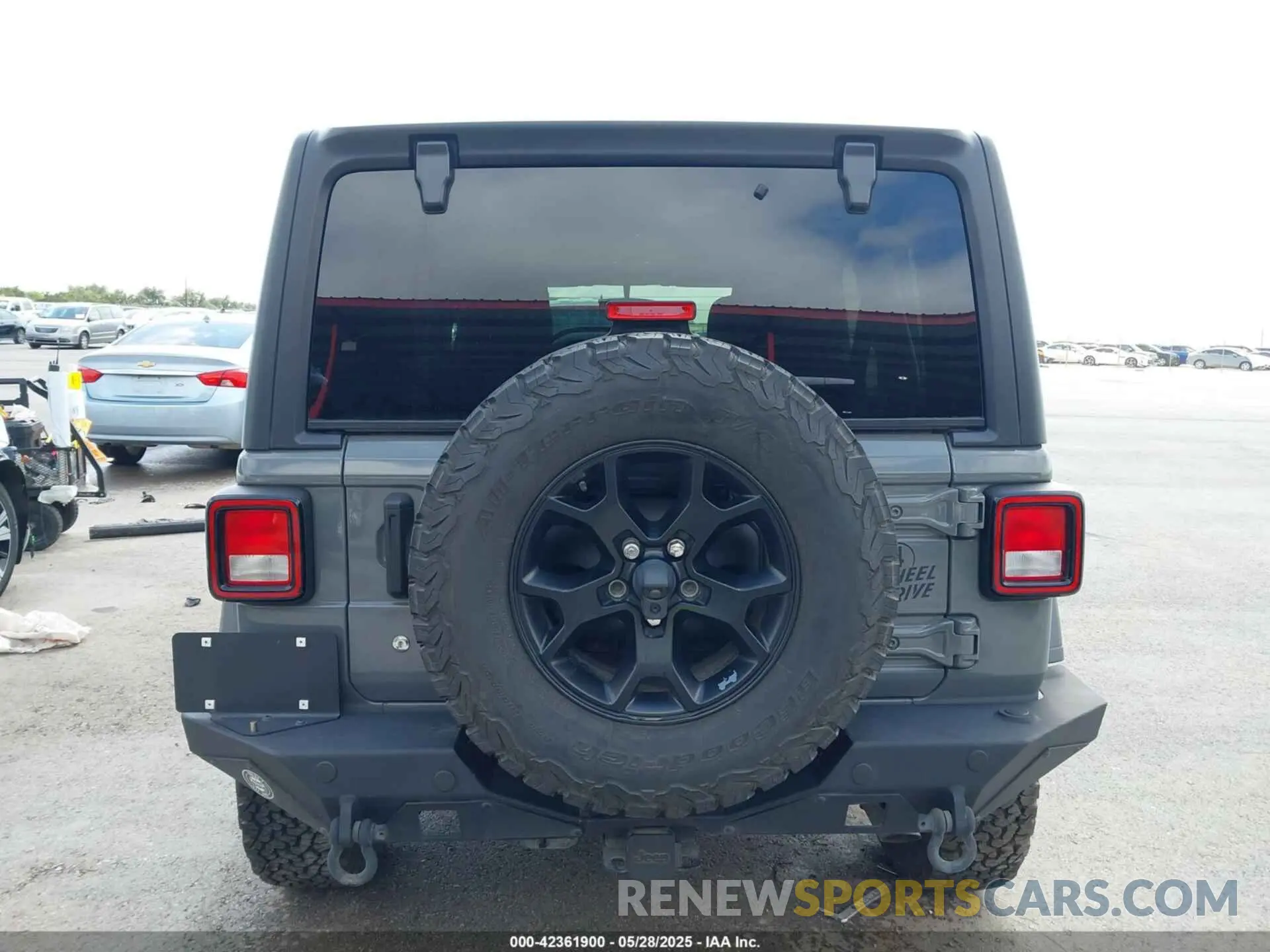 17 Photograph of a damaged car 1C4HJXDG9LW290921 JEEP WRANGLER UNLIMITED 2020