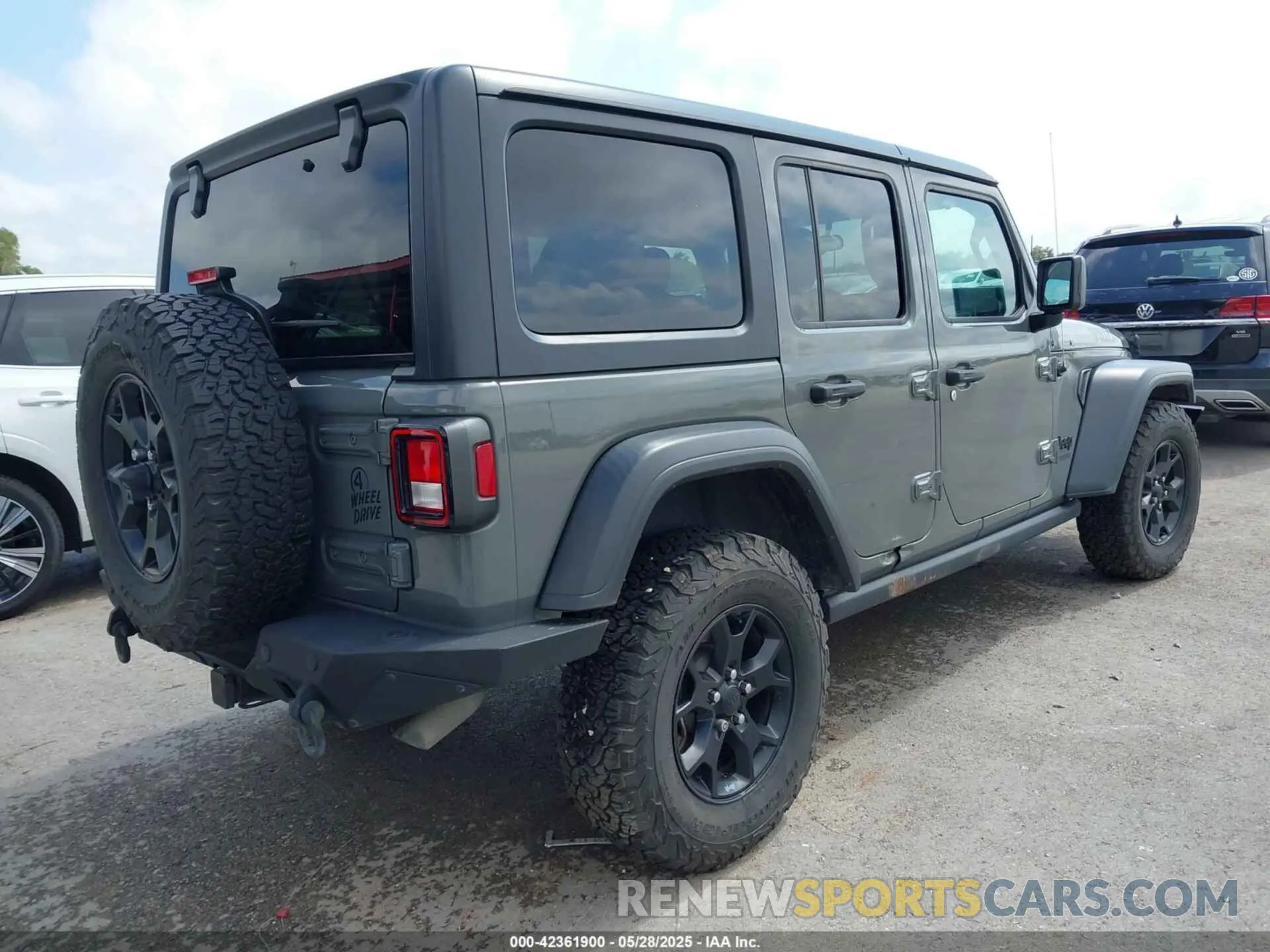 4 Photograph of a damaged car 1C4HJXDG9LW290921 JEEP WRANGLER UNLIMITED 2020