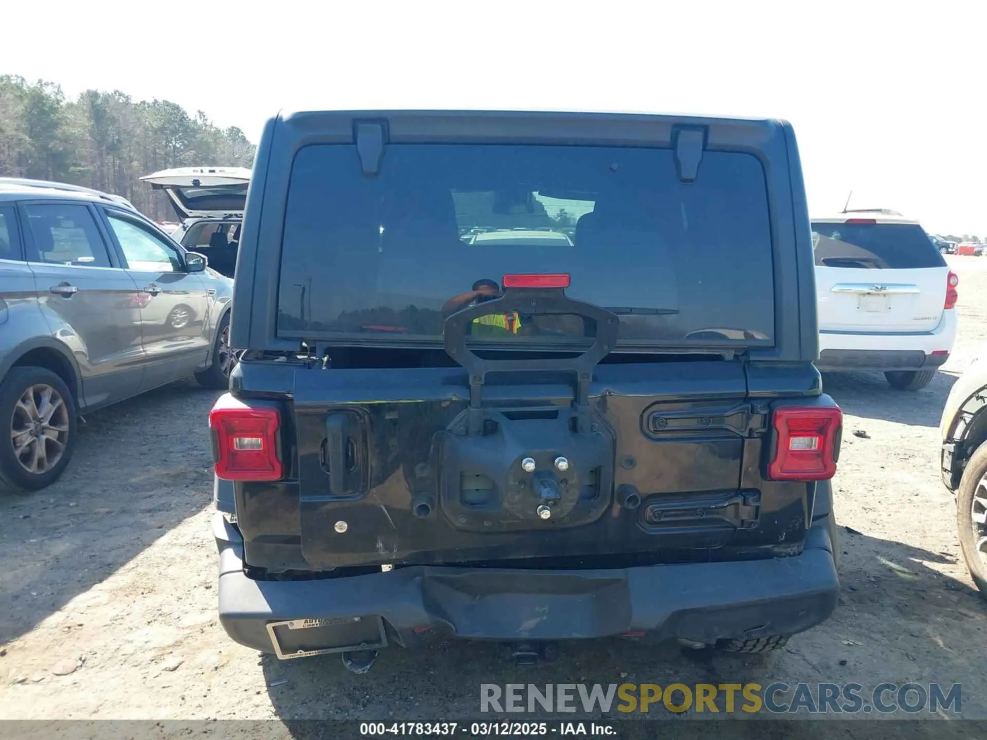 17 Photograph of a damaged car 1C4HJXDGXLW219078 JEEP WRANGLER UNLIMITED 2020