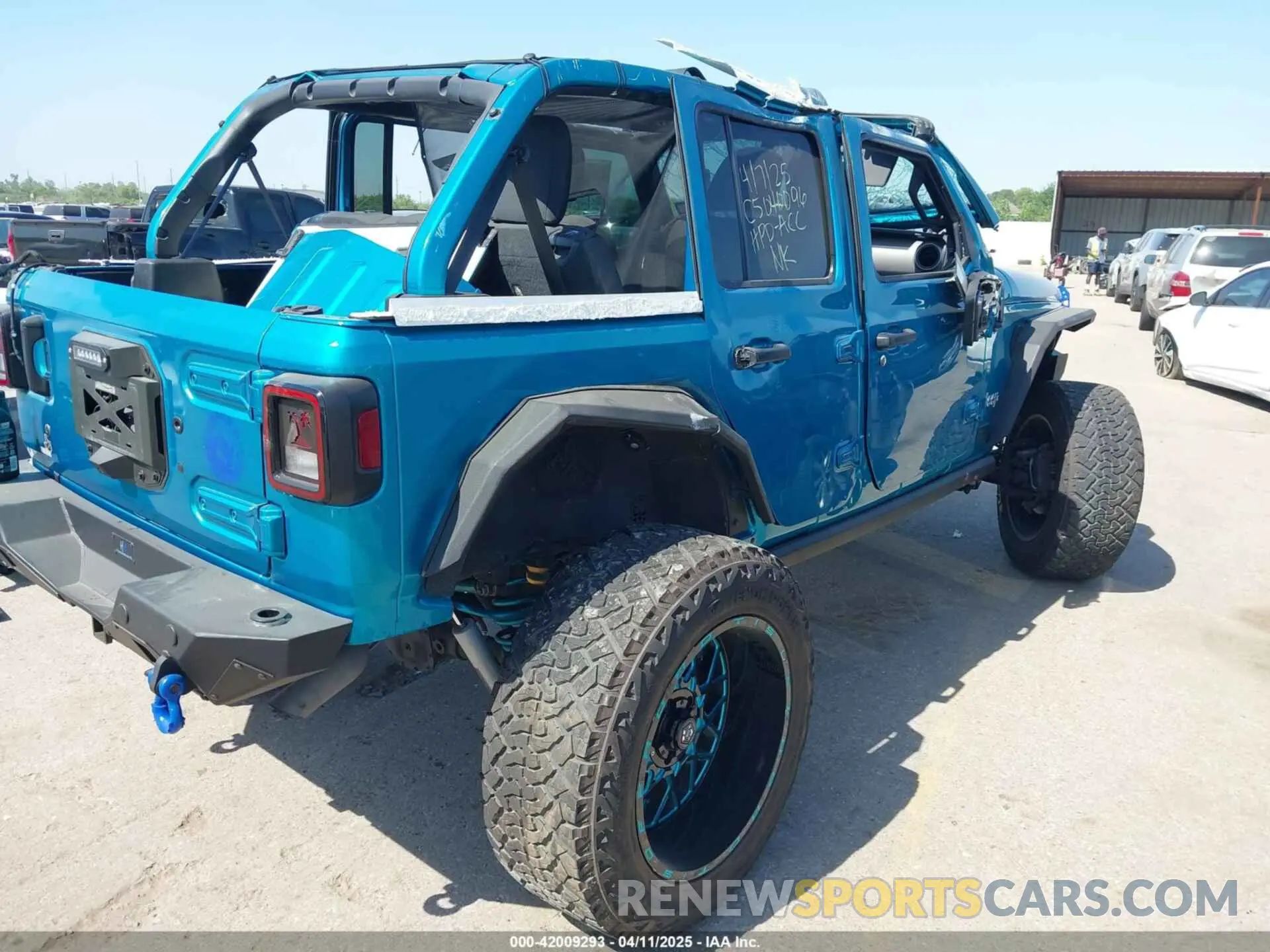 4 Photograph of a damaged car 1C4HJXDGXLW270886 JEEP WRANGLER UNLIMITED 2020