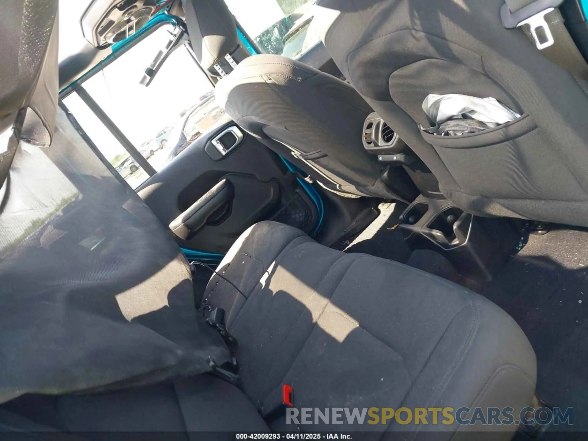 8 Photograph of a damaged car 1C4HJXDGXLW270886 JEEP WRANGLER UNLIMITED 2020