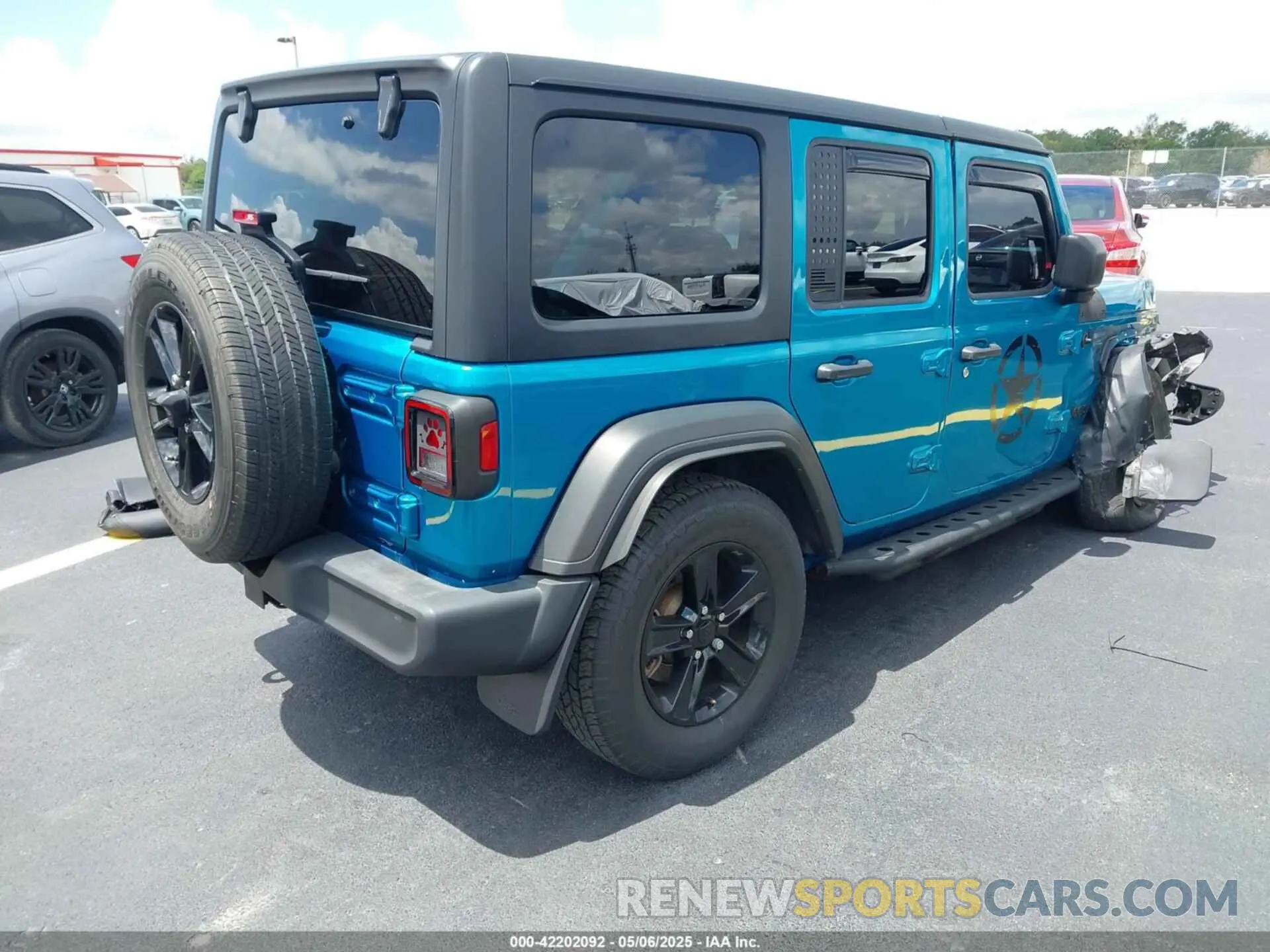 4 Photograph of a damaged car 1C4HJXDGXLW317222 JEEP WRANGLER UNLIMITED 2020