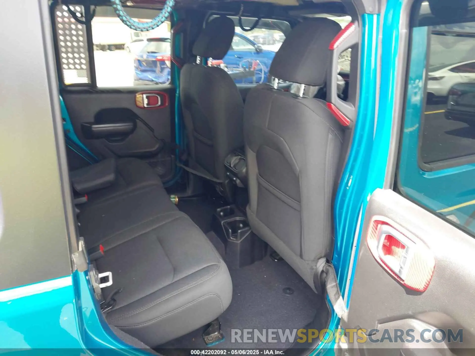 8 Photograph of a damaged car 1C4HJXDGXLW317222 JEEP WRANGLER UNLIMITED 2020