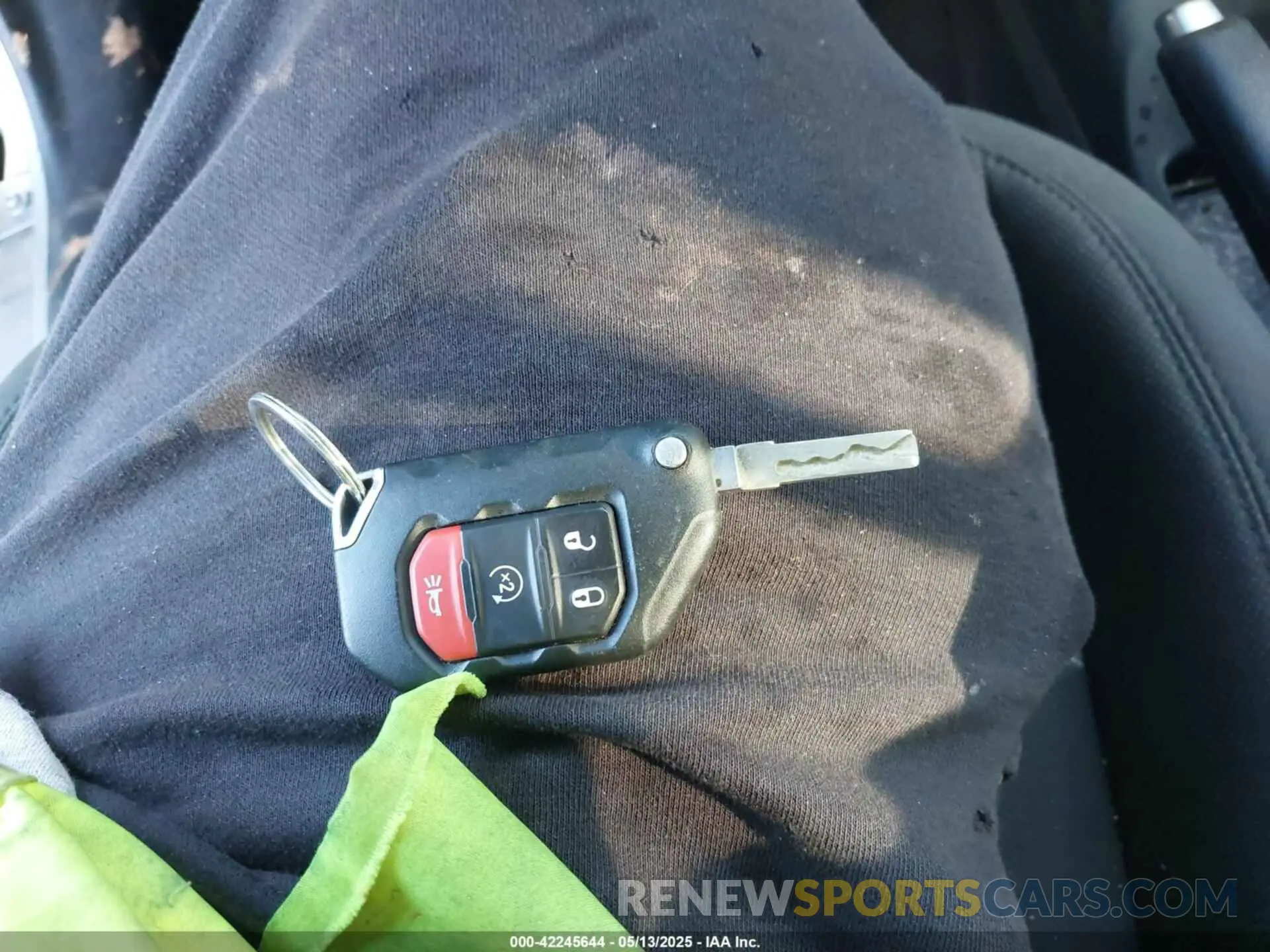 11 Photograph of a damaged car 1C4HJXDGXLW325708 JEEP WRANGLER UNLIMITED 2020