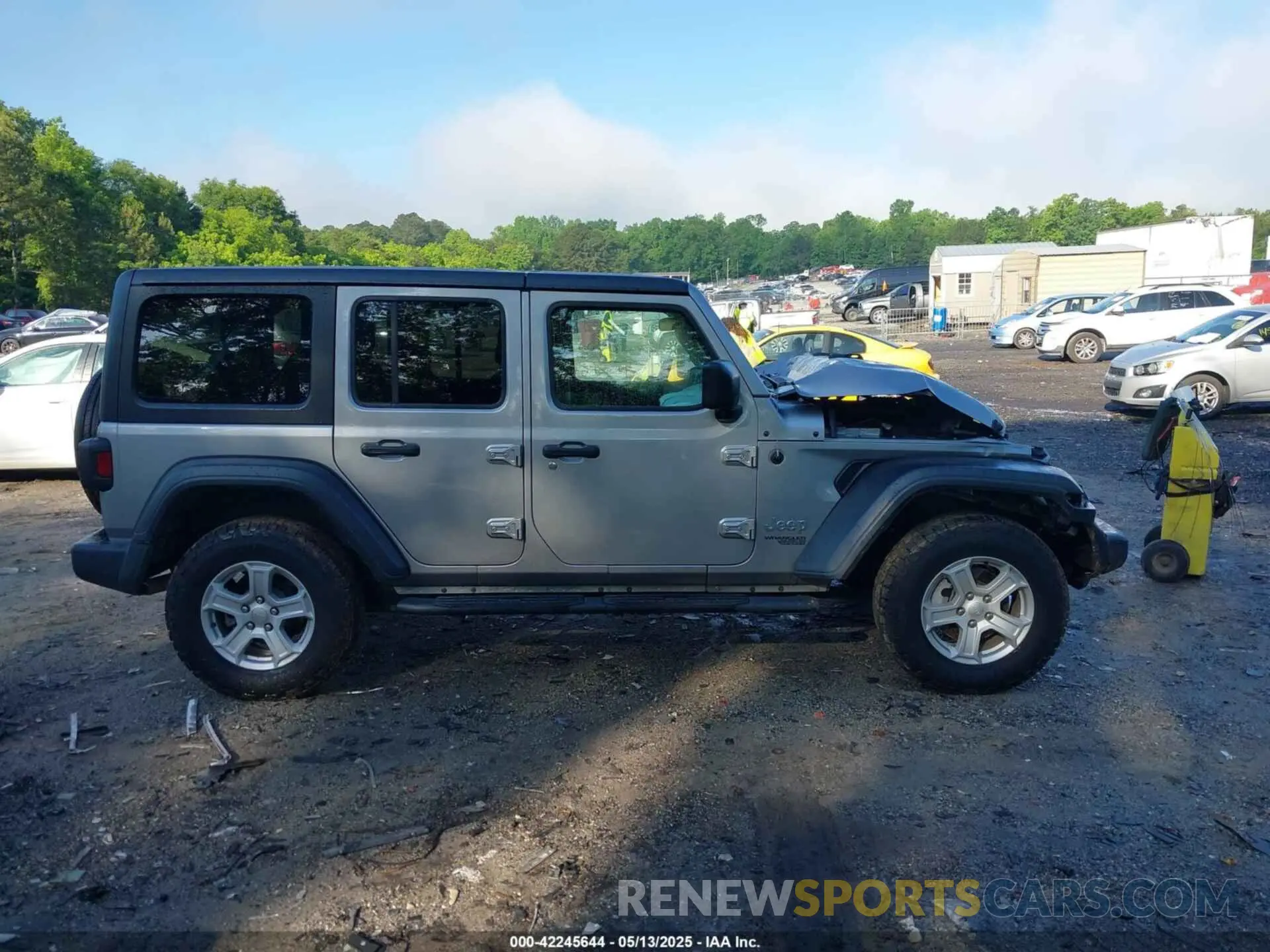 14 Photograph of a damaged car 1C4HJXDGXLW325708 JEEP WRANGLER UNLIMITED 2020