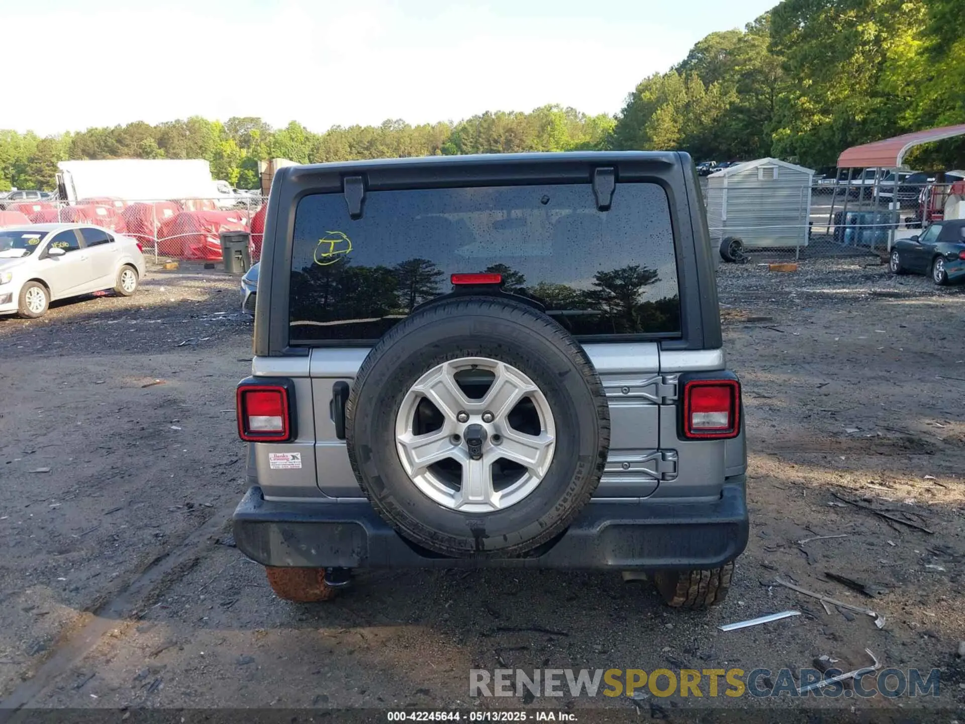 17 Photograph of a damaged car 1C4HJXDGXLW325708 JEEP WRANGLER UNLIMITED 2020