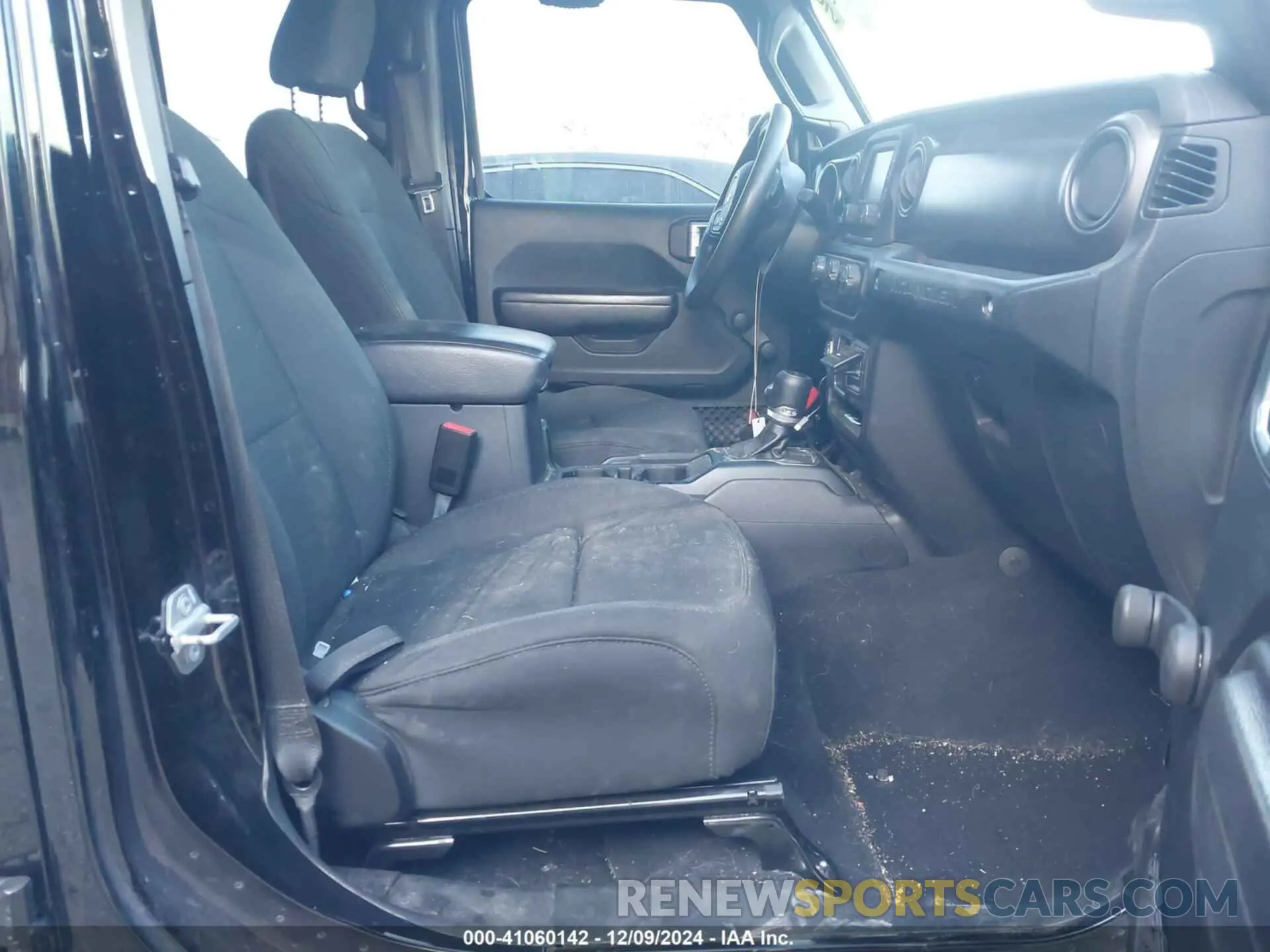5 Photograph of a damaged car 1C4HJXDGXLW329841 JEEP WRANGLER UNLIMITED 2020