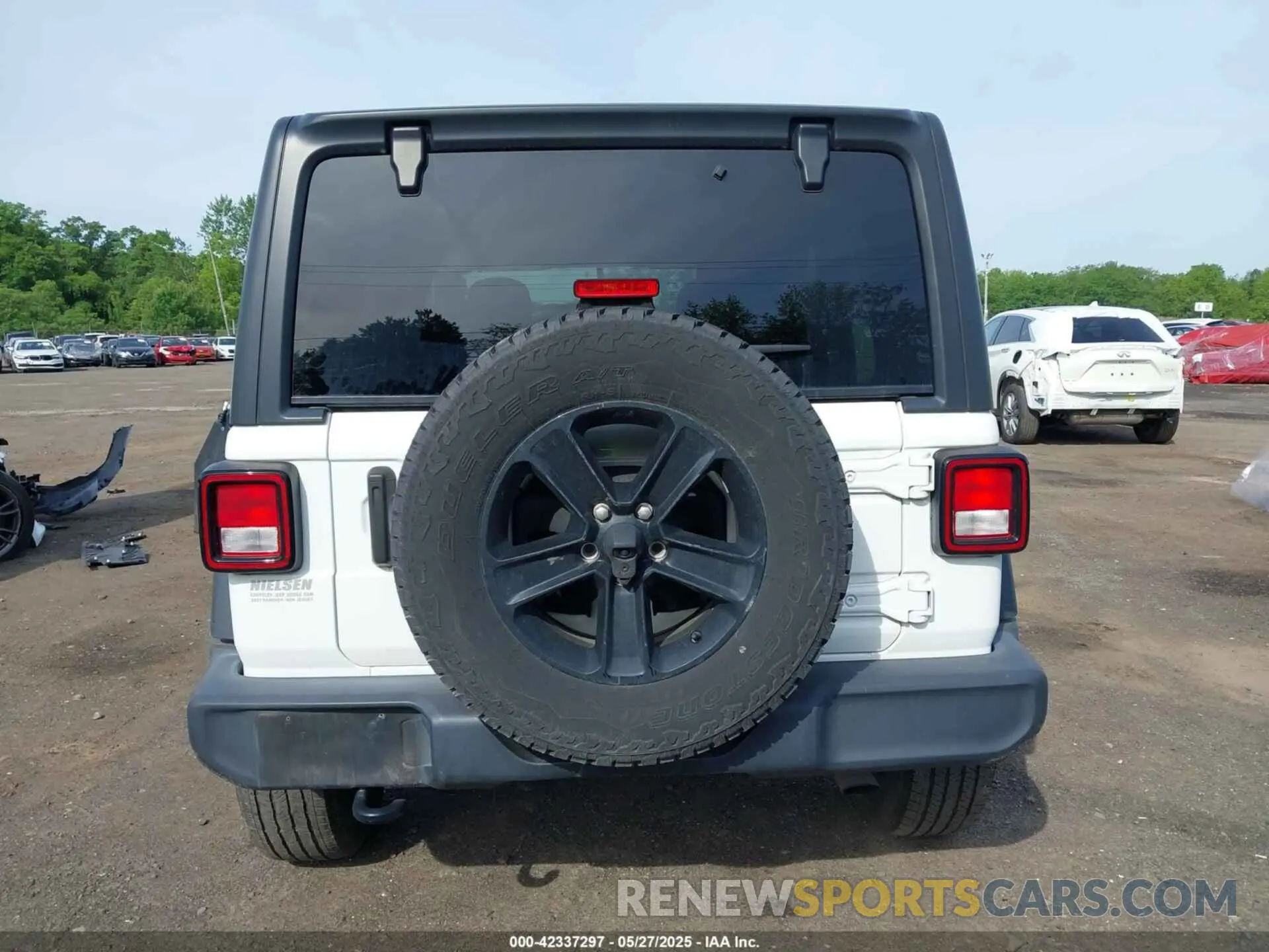 16 Photograph of a damaged car 1C4HJXDGXLW339950 JEEP WRANGLER UNLIMITED 2020