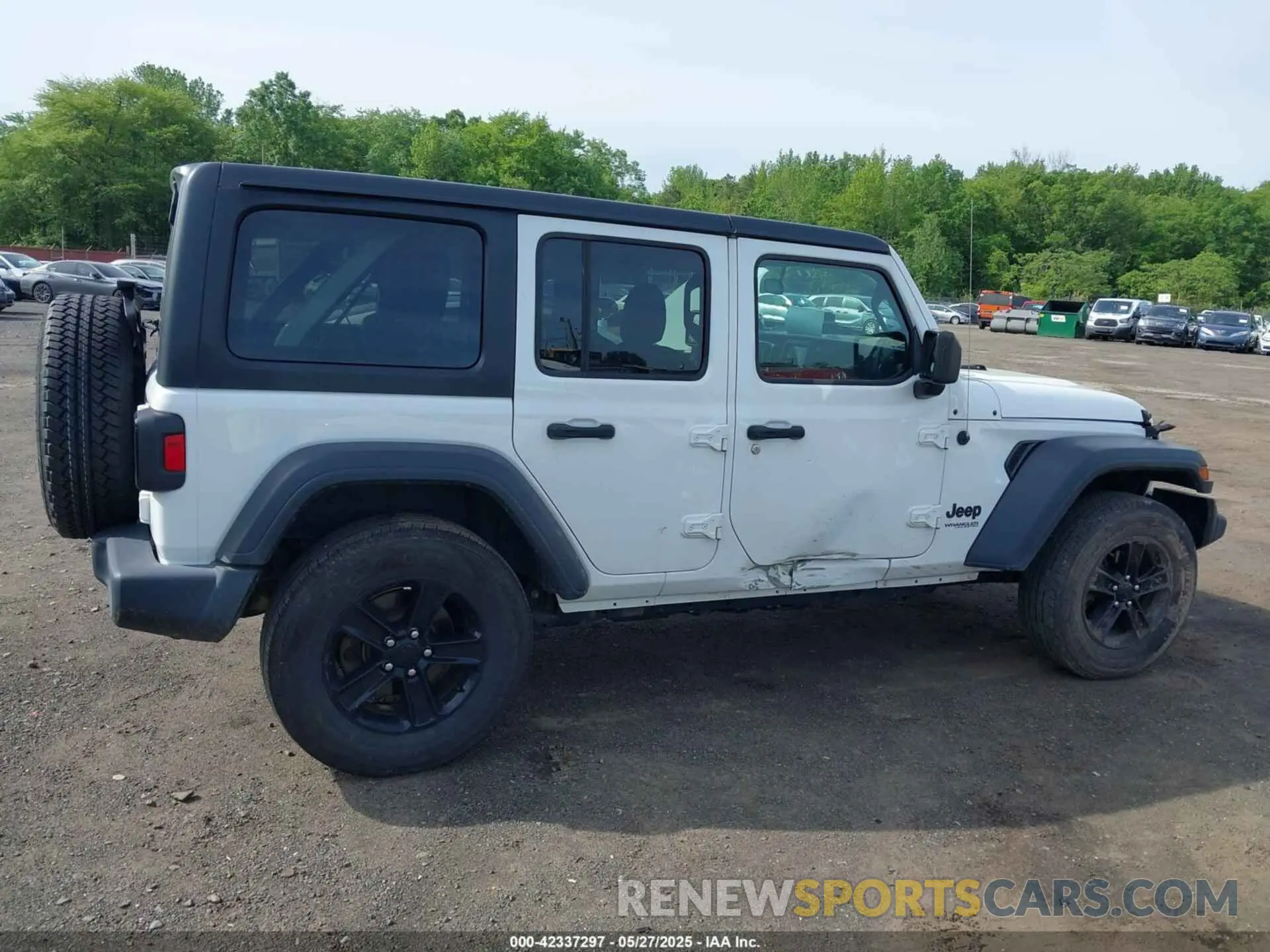 17 Photograph of a damaged car 1C4HJXDGXLW339950 JEEP WRANGLER UNLIMITED 2020