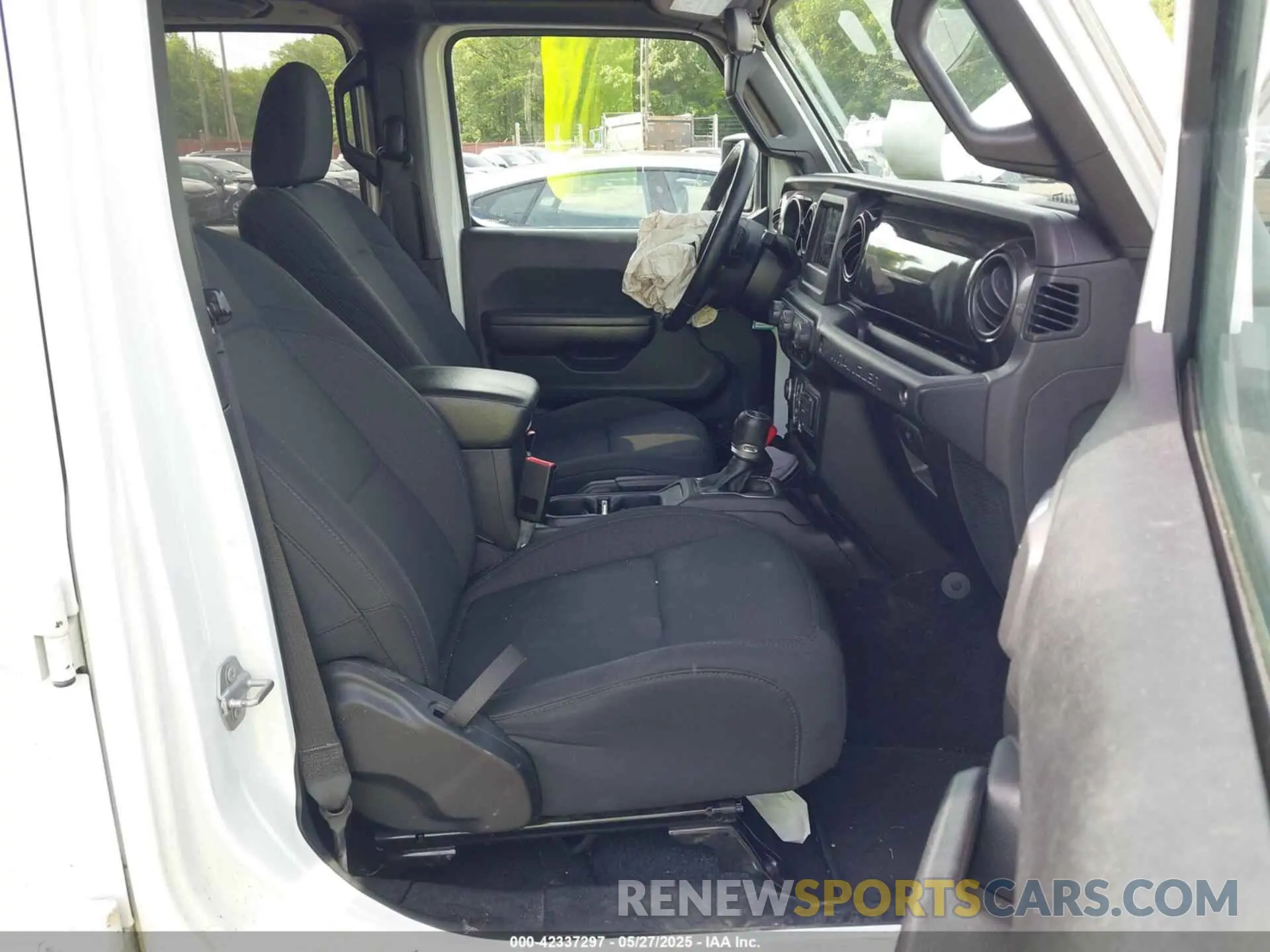 5 Photograph of a damaged car 1C4HJXDGXLW339950 JEEP WRANGLER UNLIMITED 2020