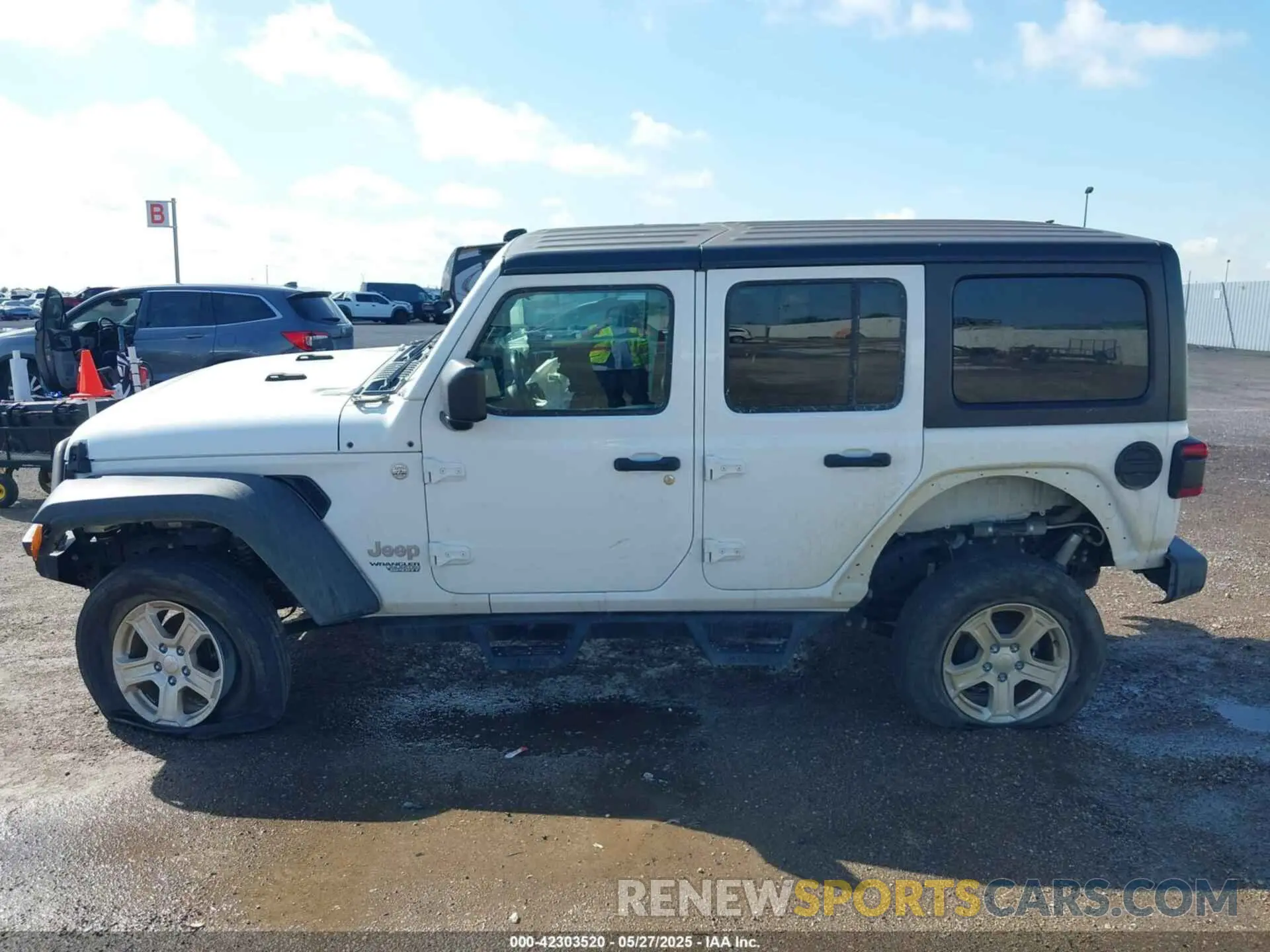 14 Photograph of a damaged car 1C4HJXDM2LW262867 JEEP WRANGLER UNLIMITED 2020