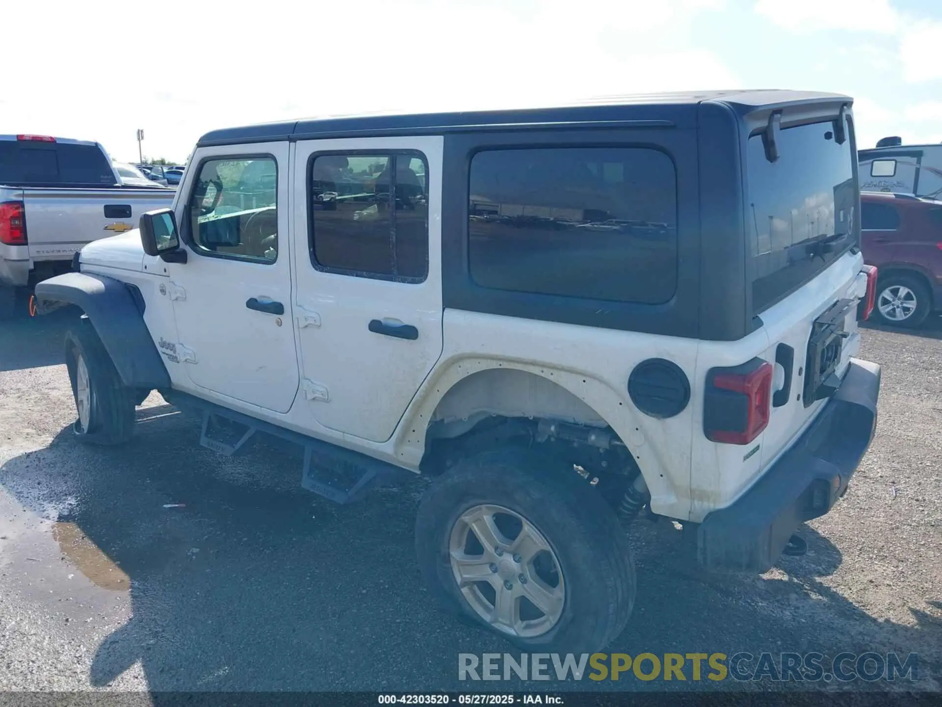 3 Photograph of a damaged car 1C4HJXDM2LW262867 JEEP WRANGLER UNLIMITED 2020