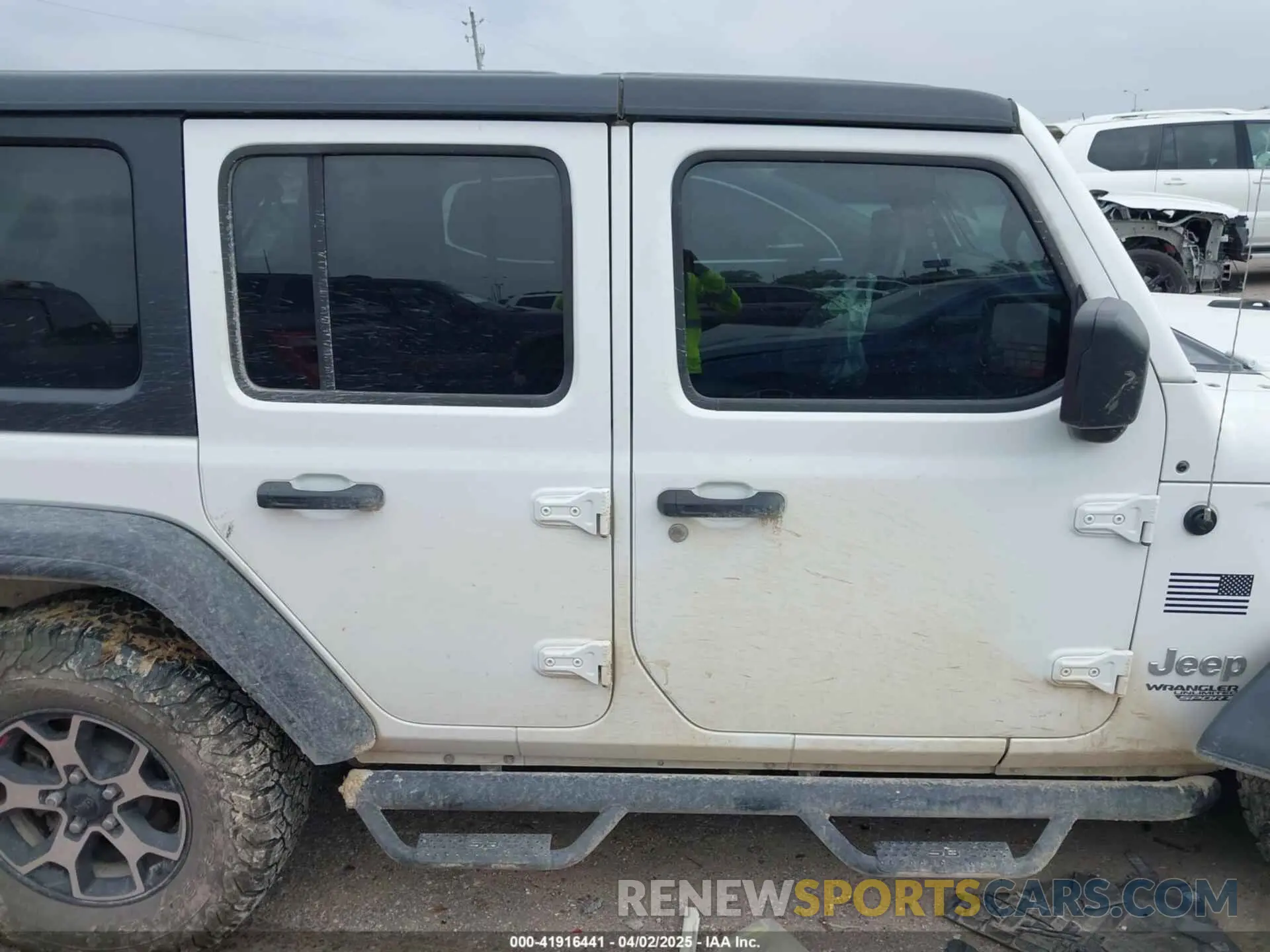13 Photograph of a damaged car 1C4HJXDM4LW333857 JEEP WRANGLER UNLIMITED 2020