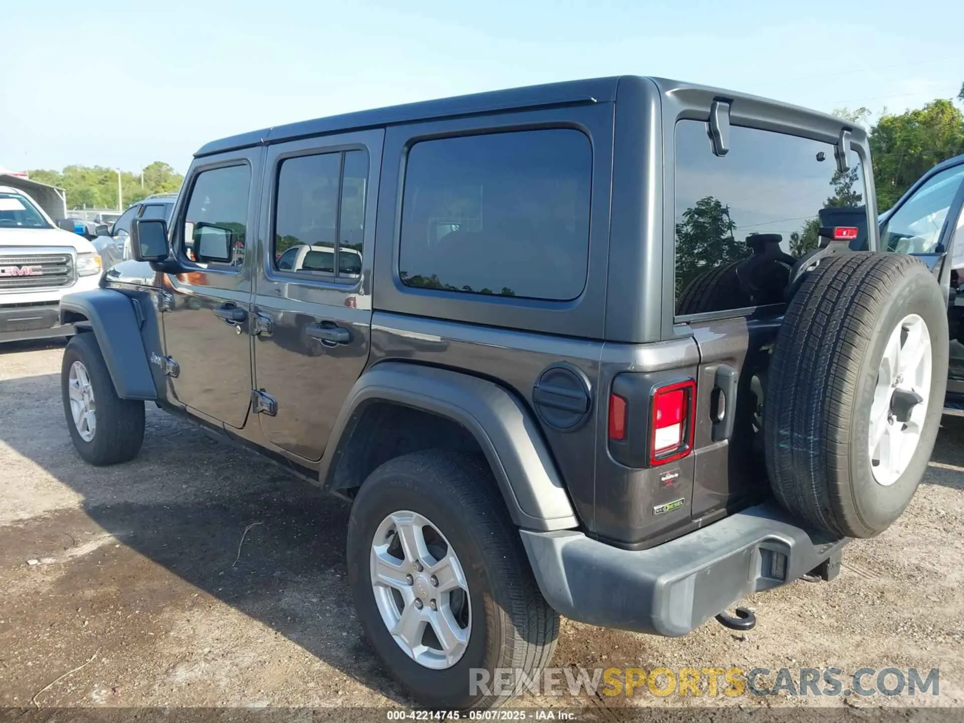 3 Photograph of a damaged car 1C4HJXDM7LW270513 JEEP WRANGLER UNLIMITED 2020