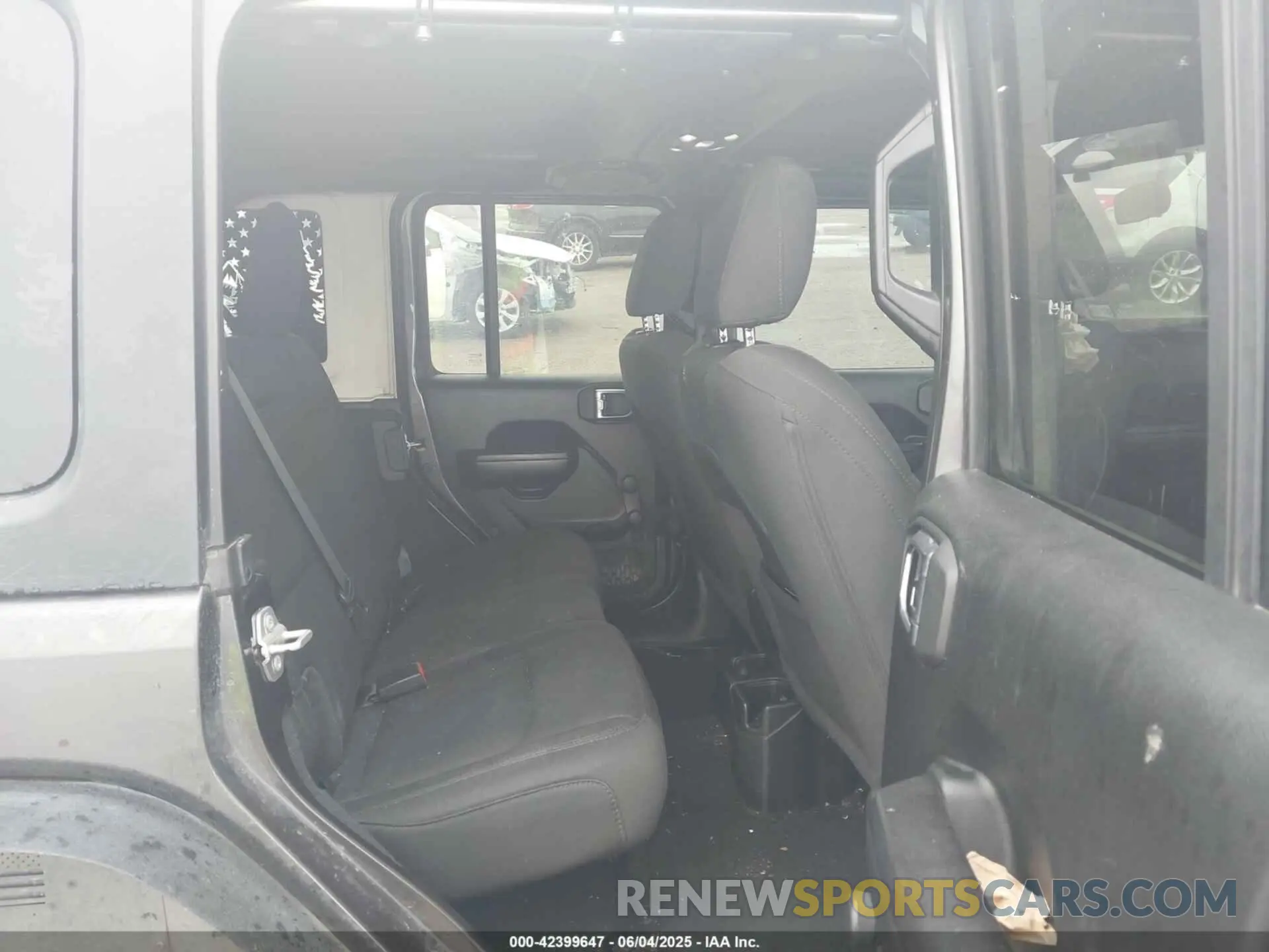 8 Photograph of a damaged car 1C4HJXDM8LW293878 JEEP WRANGLER UNLIMITED 2020
