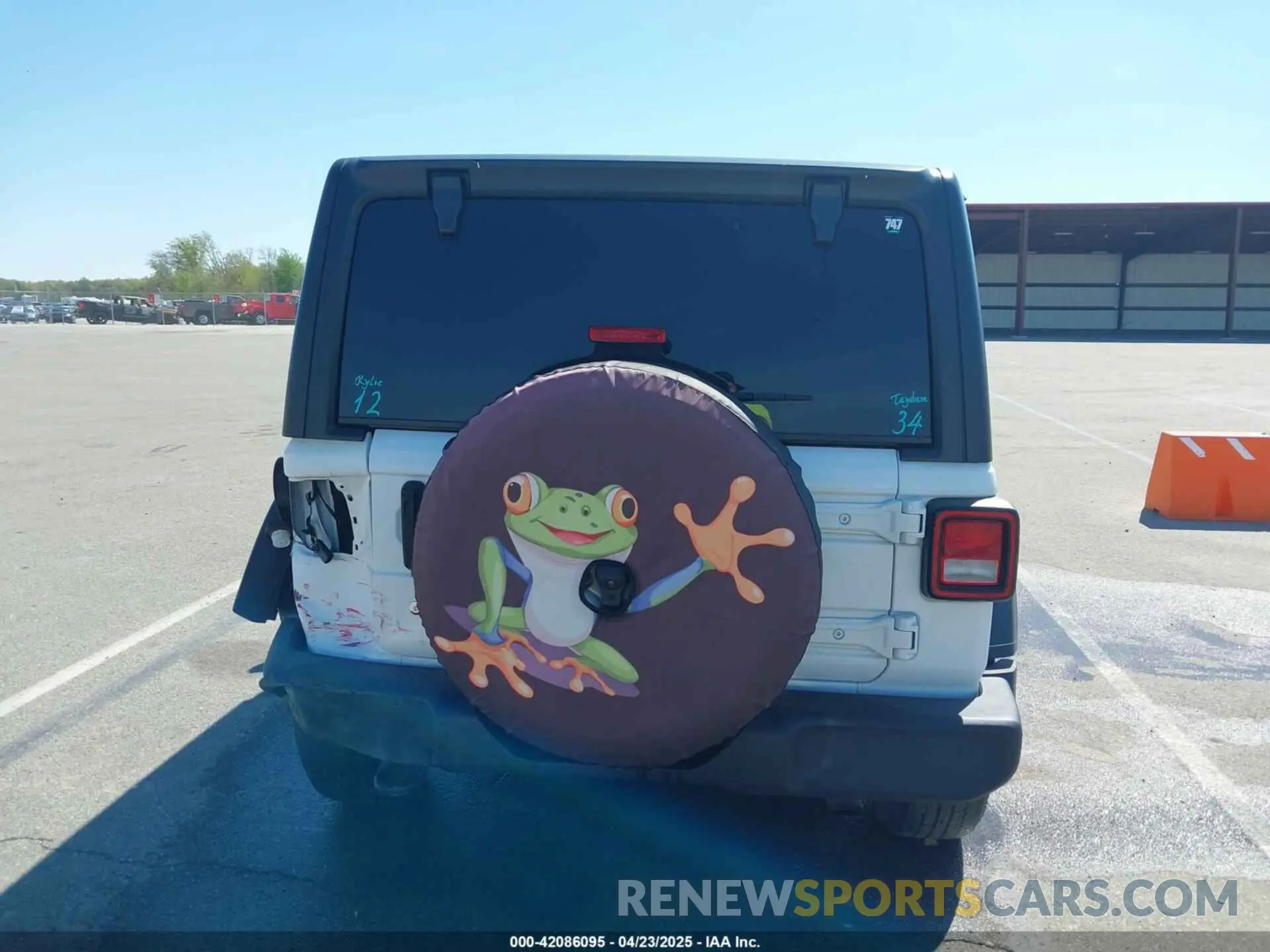 16 Photograph of a damaged car 1C4HJXDN2LW138980 JEEP WRANGLER UNLIMITED 2020
