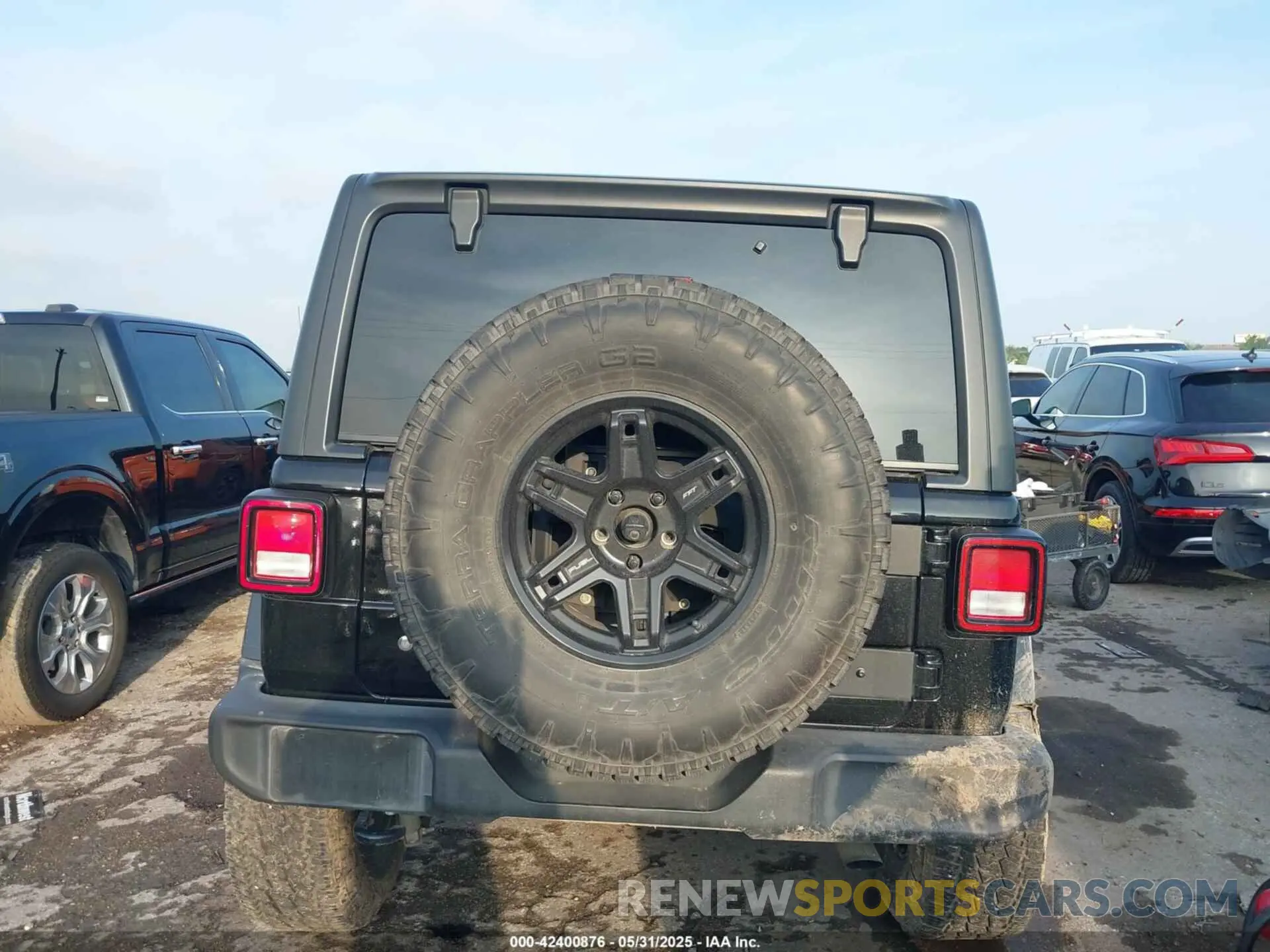 16 Photograph of a damaged car 1C4HJXDN2LW165046 JEEP WRANGLER UNLIMITED 2020