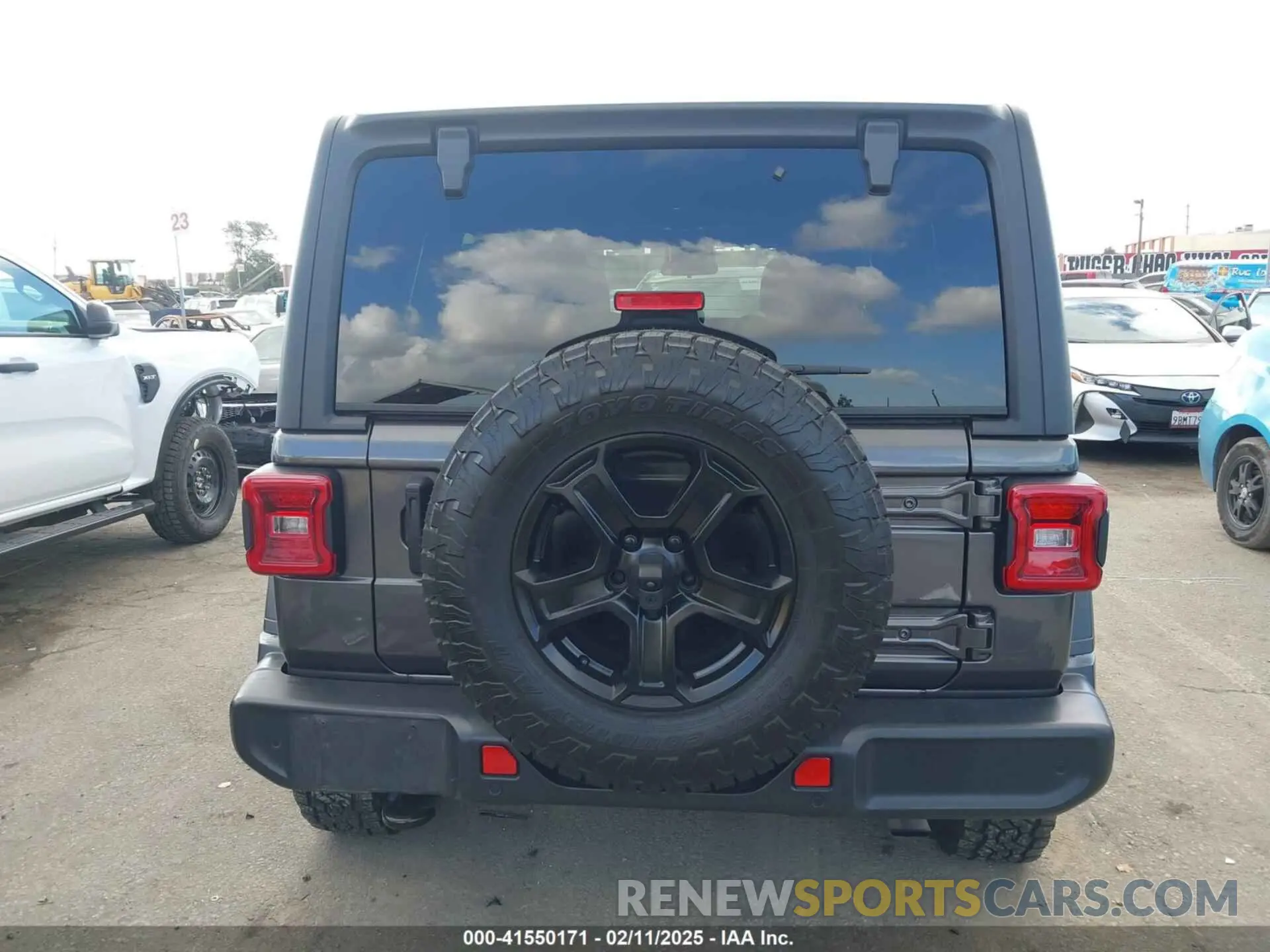 17 Photograph of a damaged car 1C4HJXDN4LW345855 JEEP WRANGLER UNLIMITED 2020