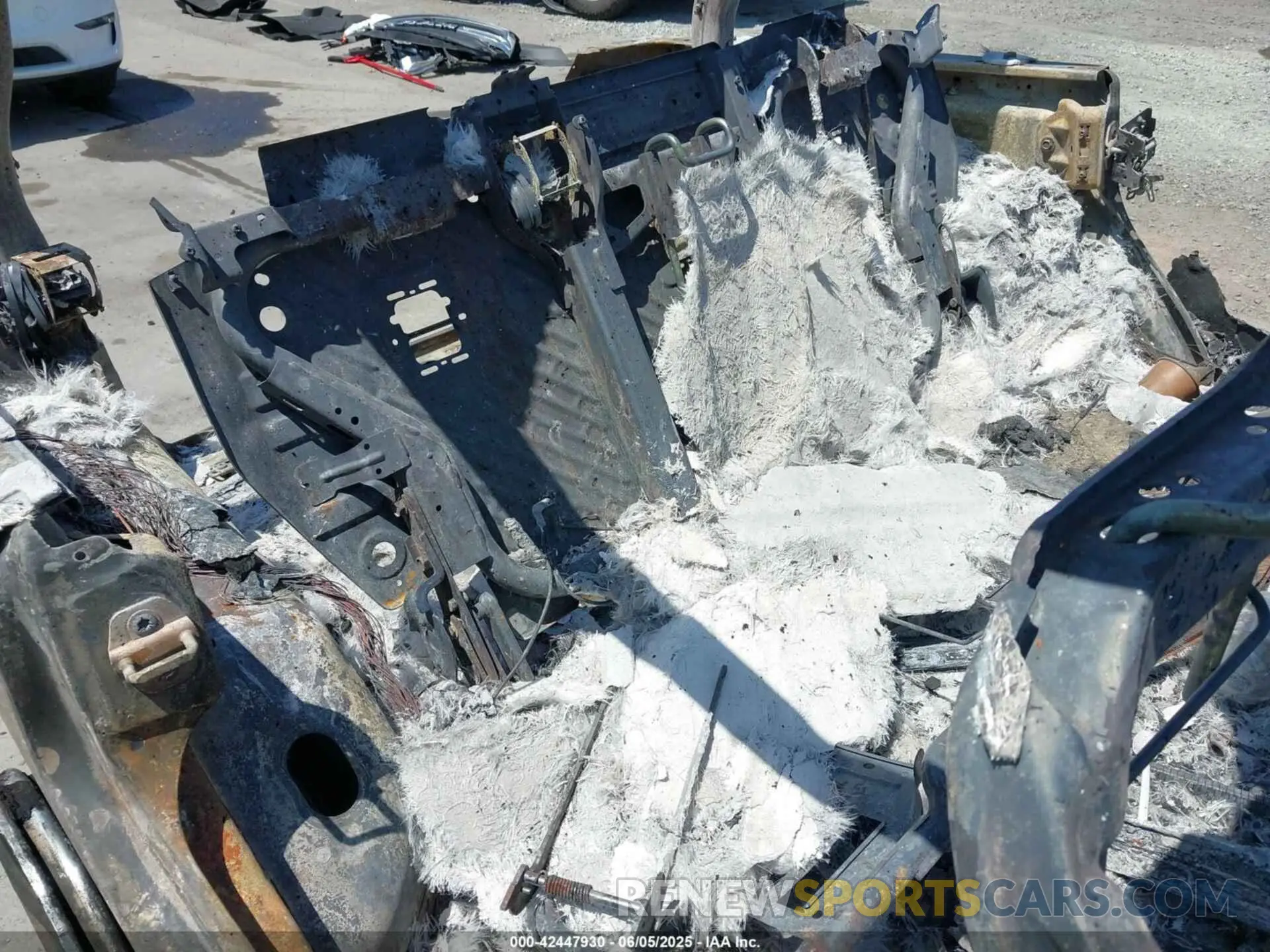 8 Photograph of a damaged car 1C4HJXDN5LW126953 JEEP WRANGLER UNLIMITED 2020