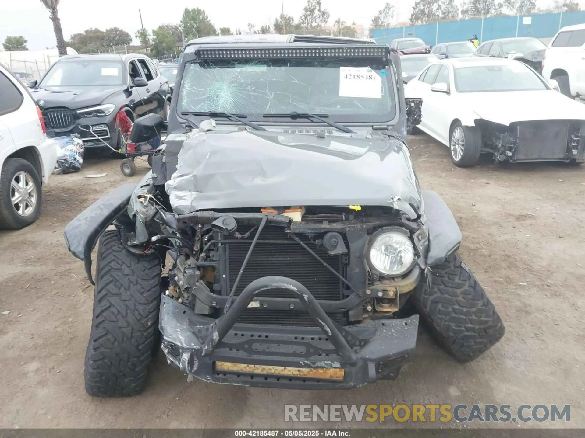 12 Photograph of a damaged car 1C4HJXDN5LW127004 JEEP WRANGLER UNLIMITED 2020