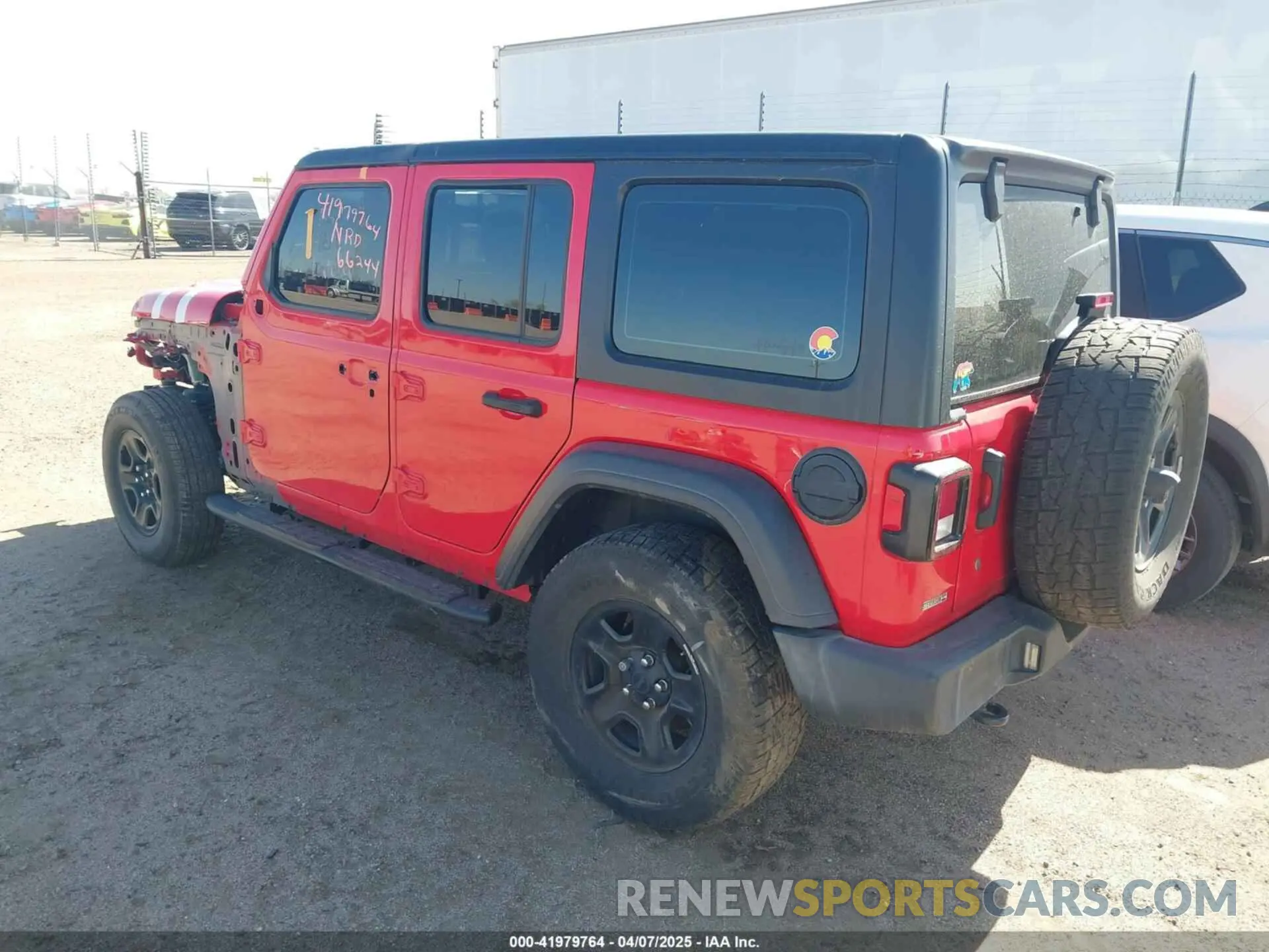 3 Photograph of a damaged car 1C4HJXDN5LW130646 JEEP WRANGLER UNLIMITED 2020