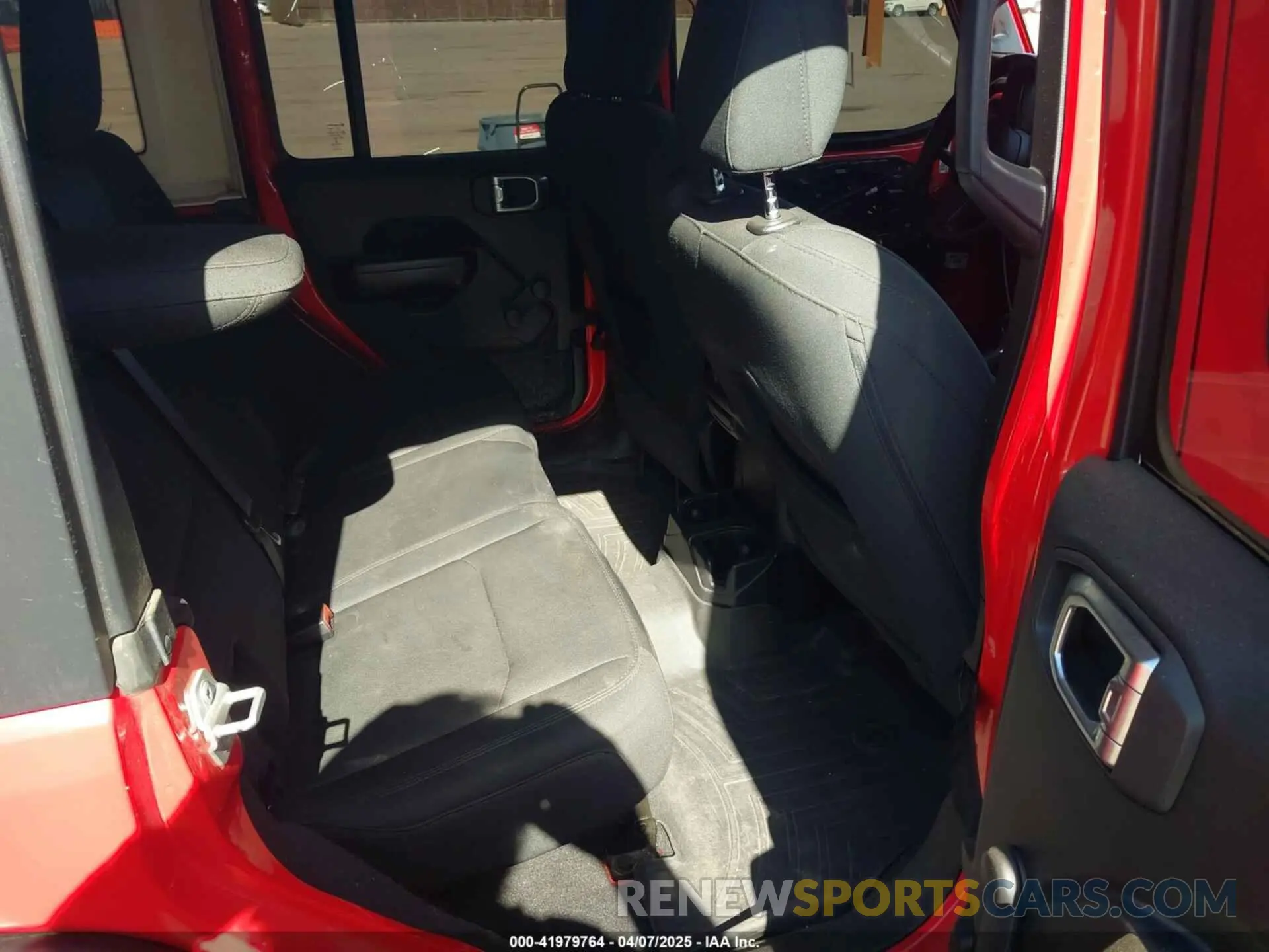 8 Photograph of a damaged car 1C4HJXDN5LW130646 JEEP WRANGLER UNLIMITED 2020